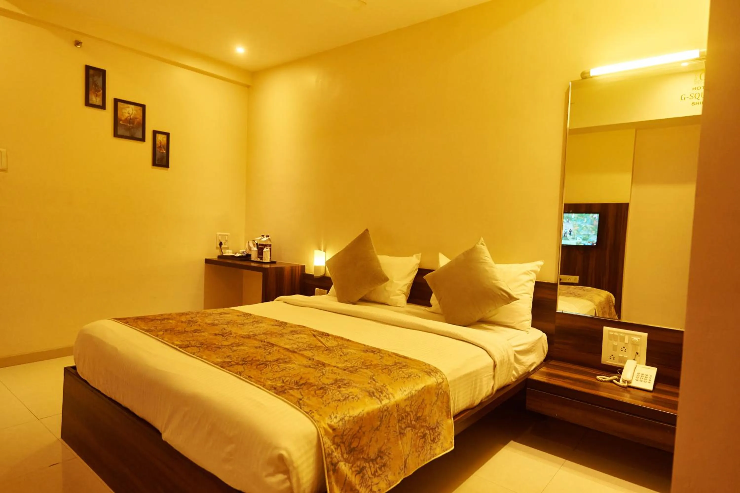 Bed in Hotel G-Square - Shirdi