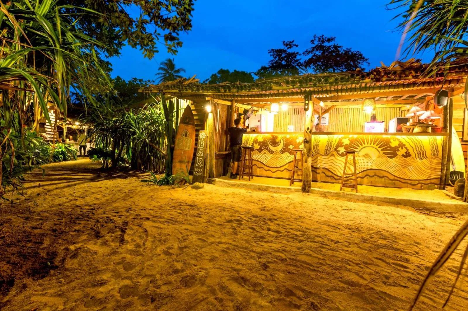 Restaurant/places to eat in Ocean Beach Villas - Carita Kondominium