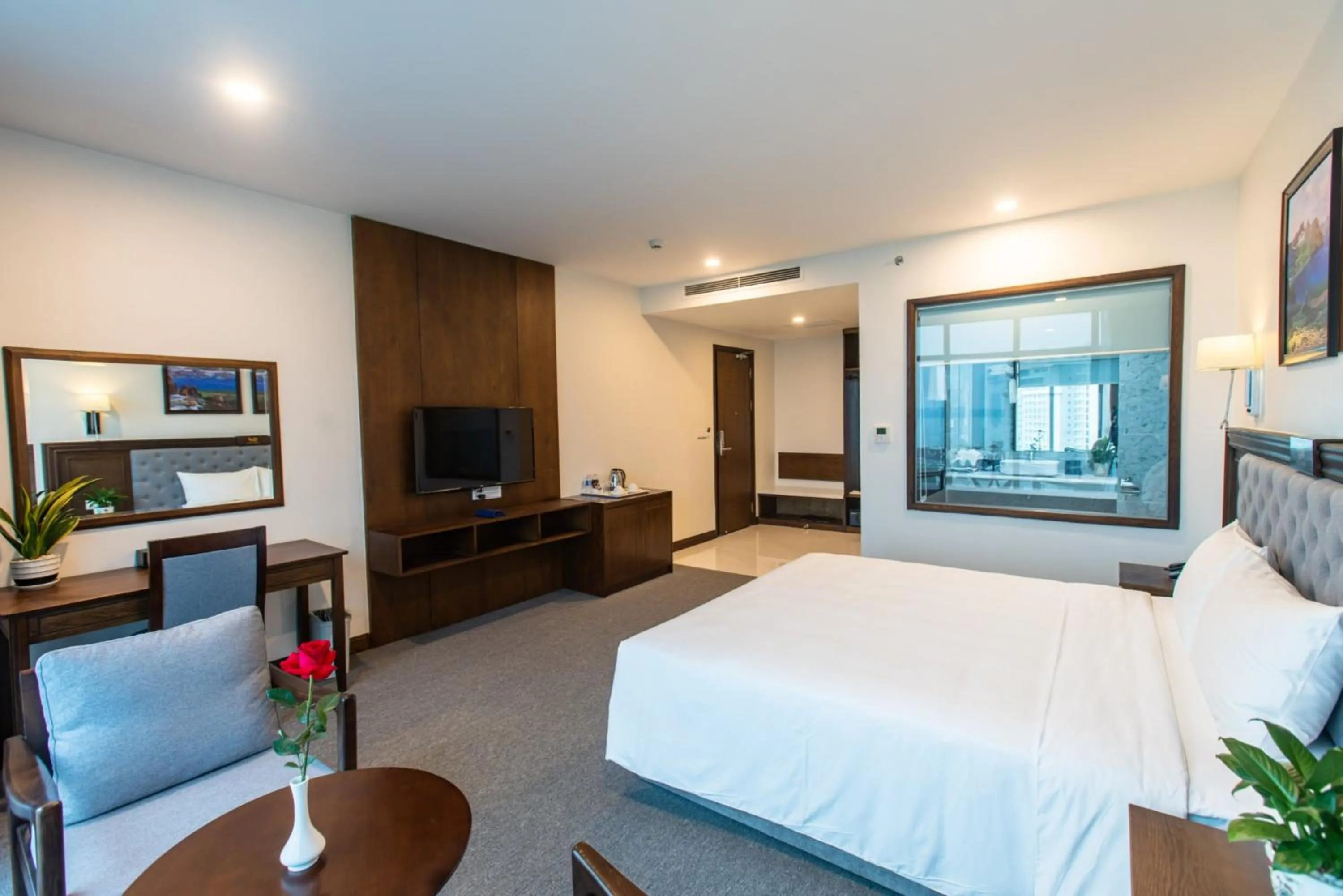 Photo of the whole room, Bed in Peace Hotel Hạ Long