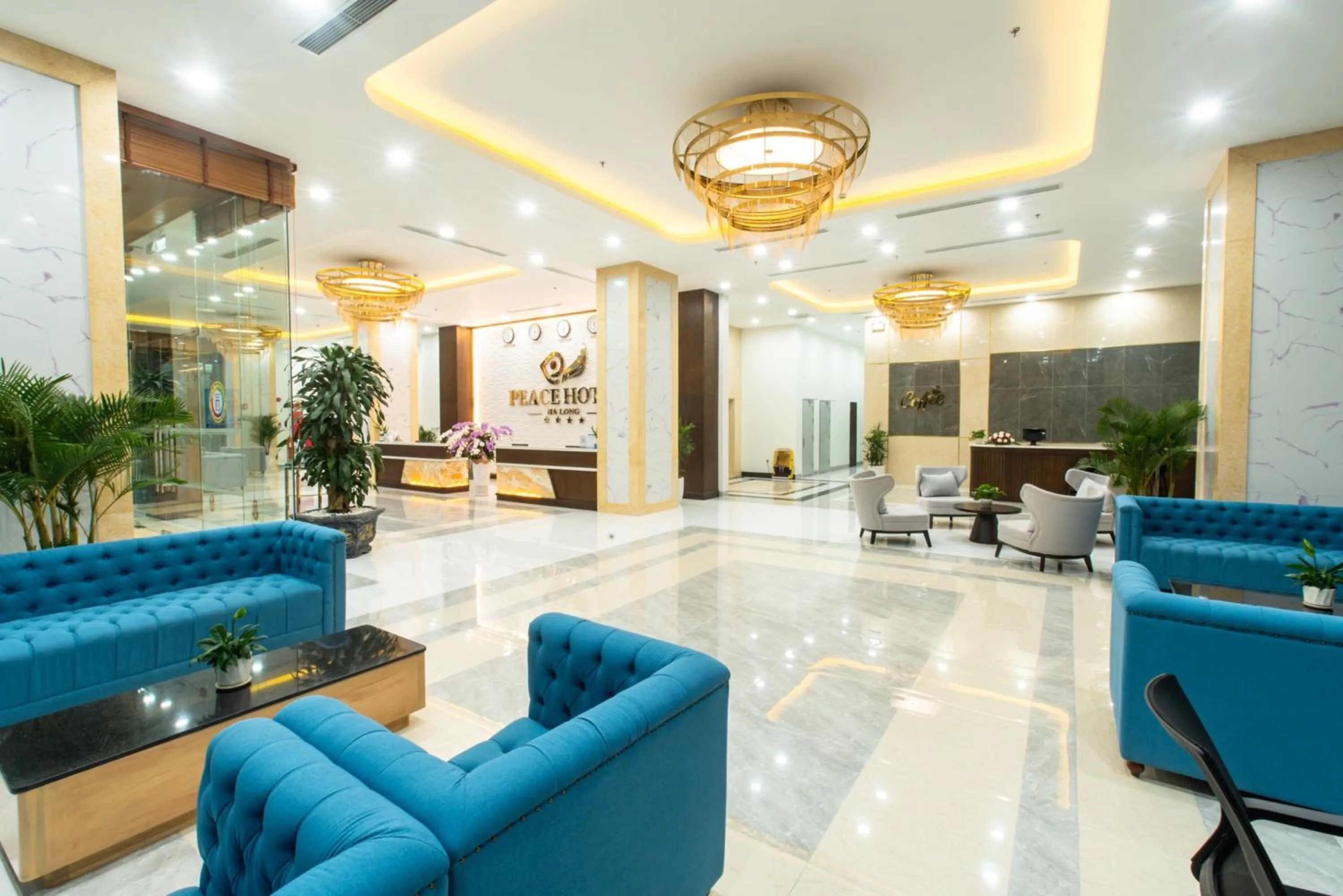 Lobby or reception in Peace Hotel Hạ Long