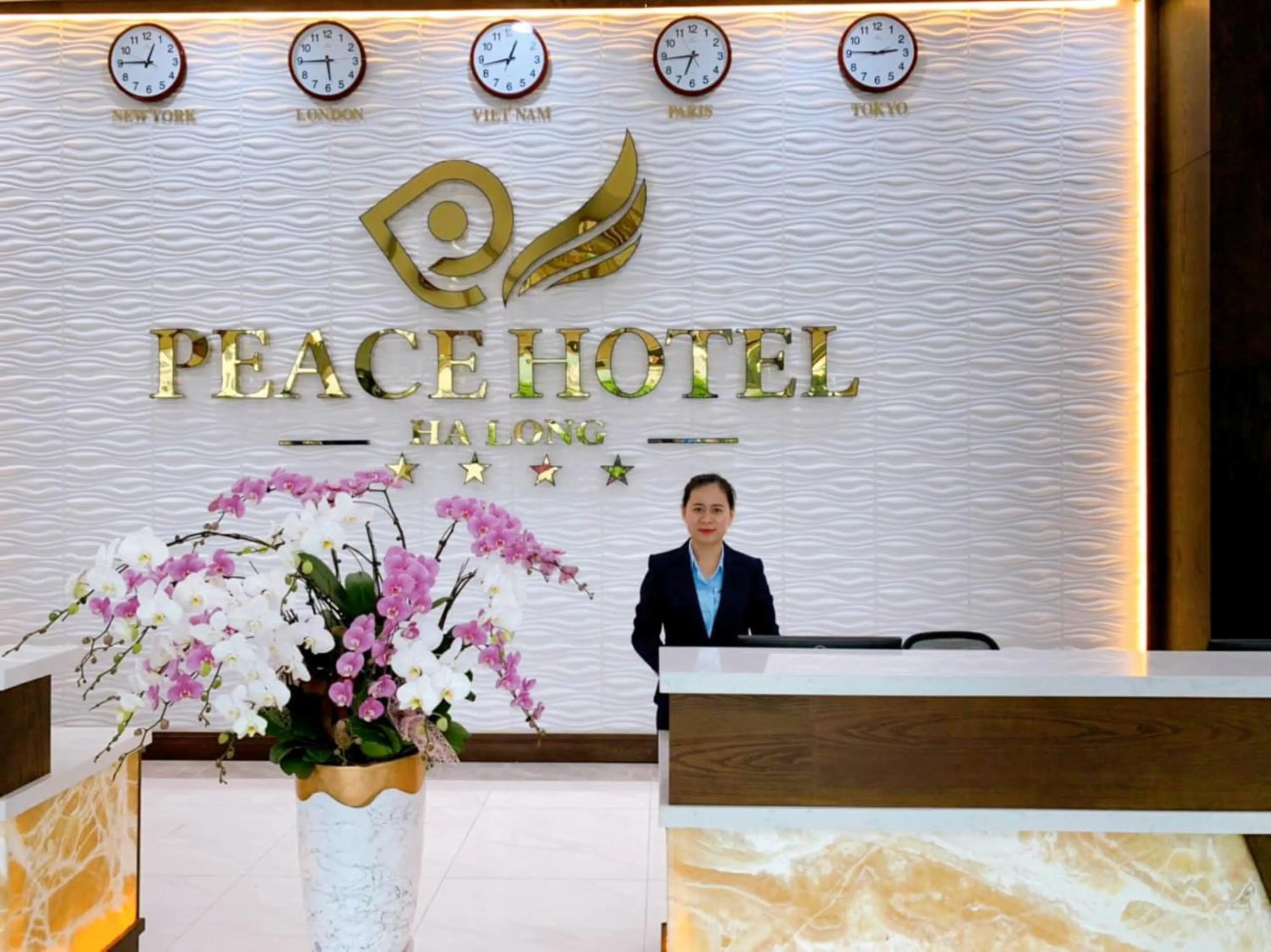 Staff in Peace Hotel Hạ Long