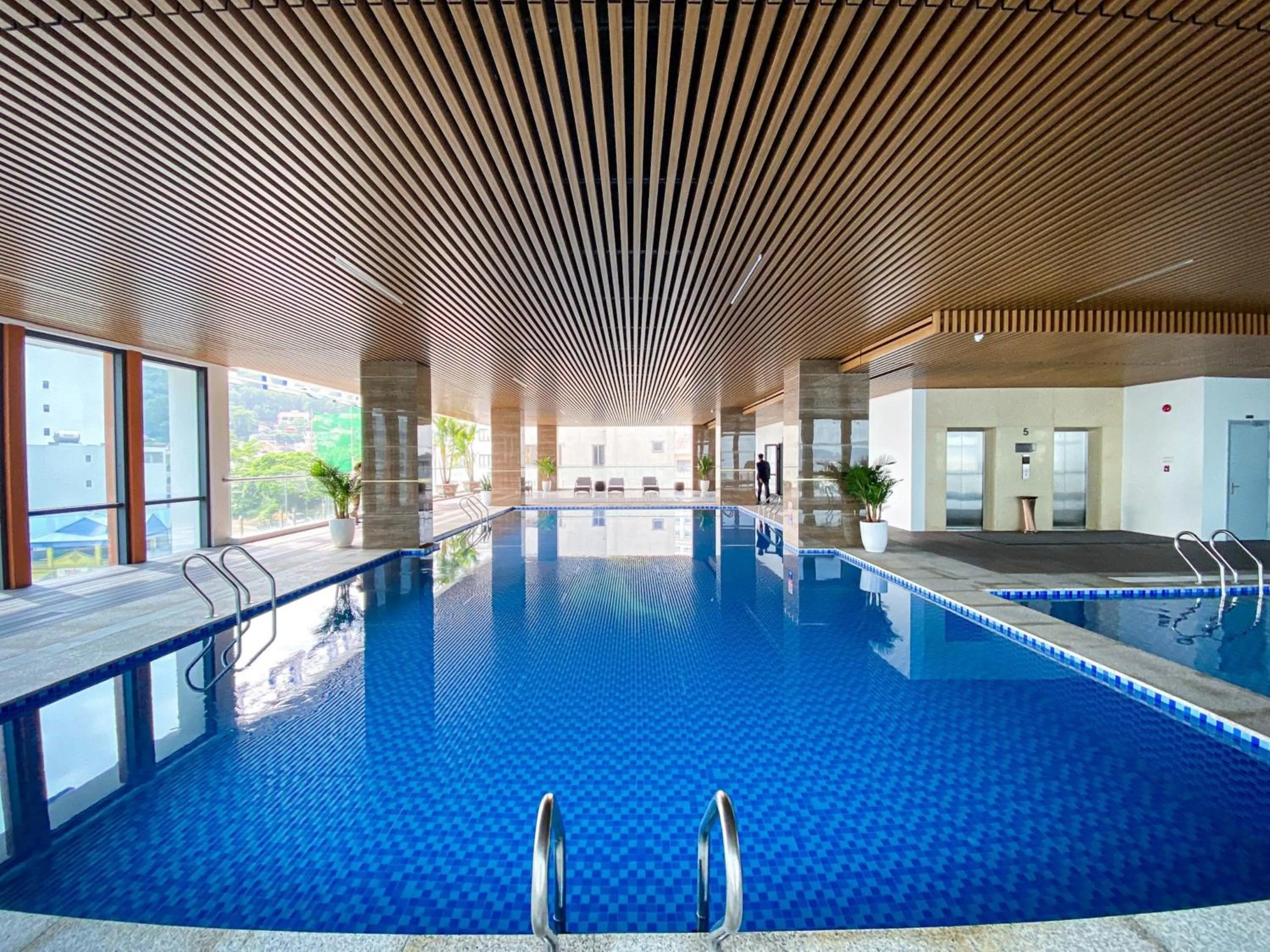 Pool view in Peace Hotel Hạ Long