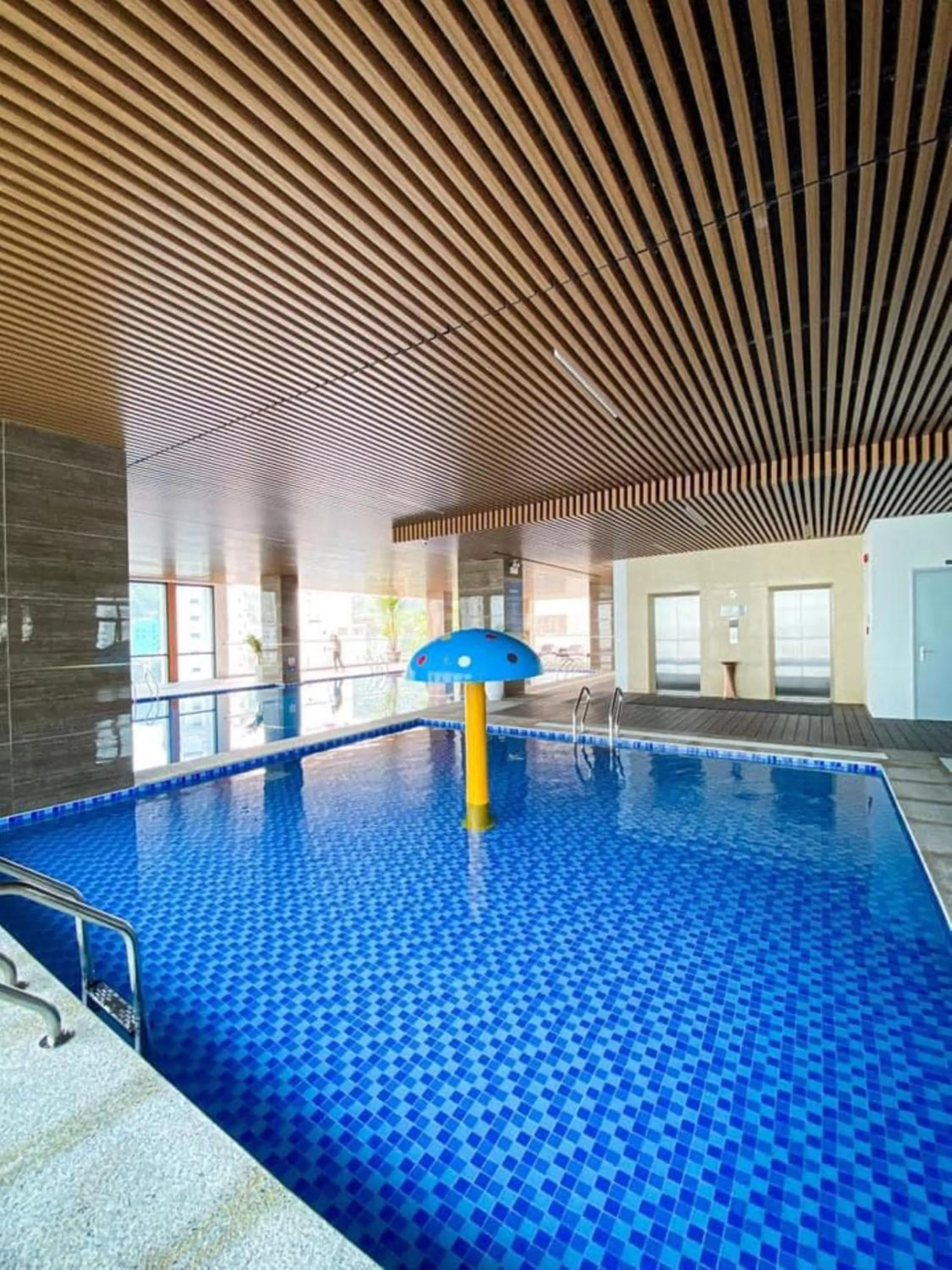 Pool view in Peace Hotel Hạ Long