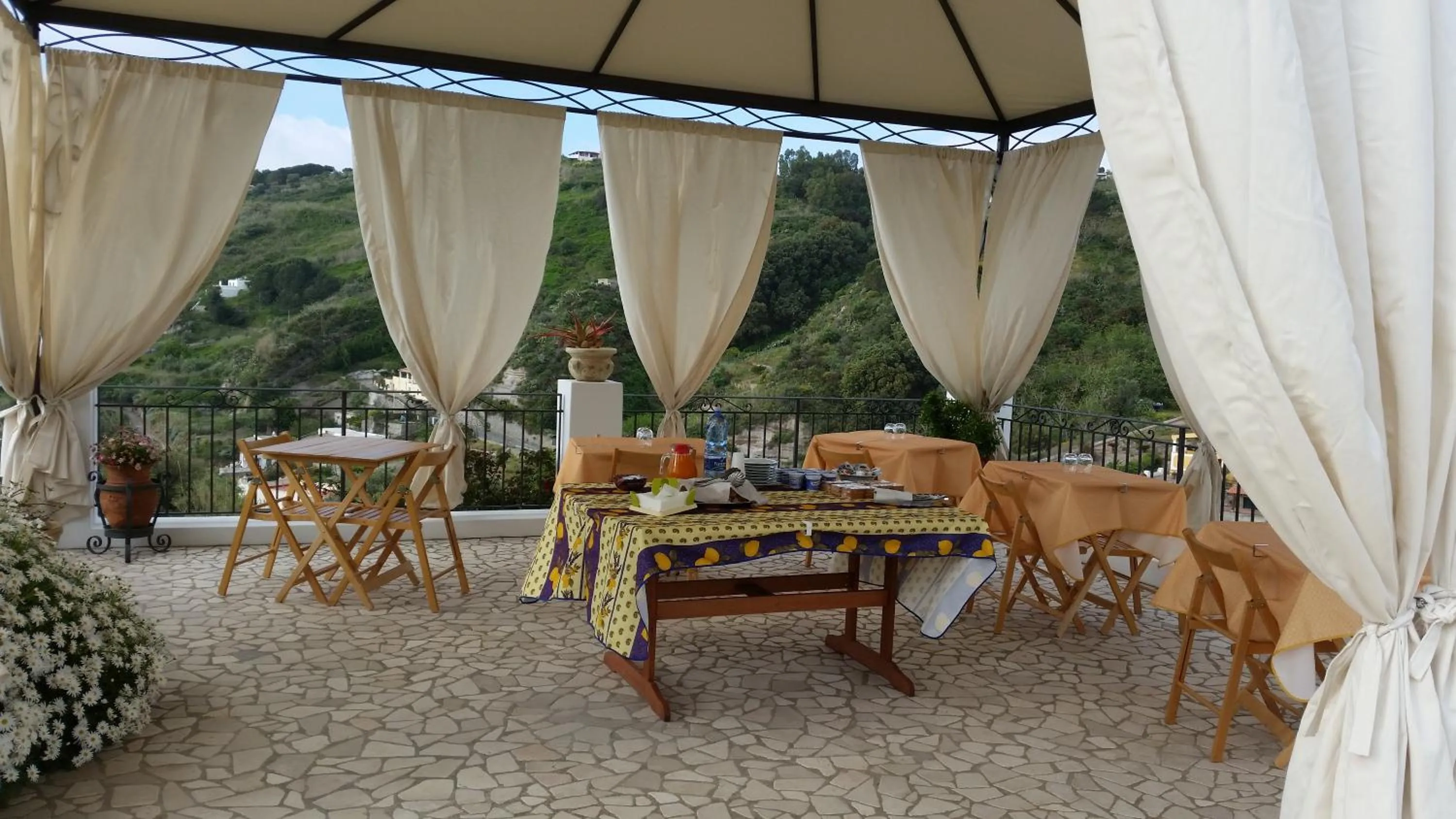 Garden in B&B Villa Maristella