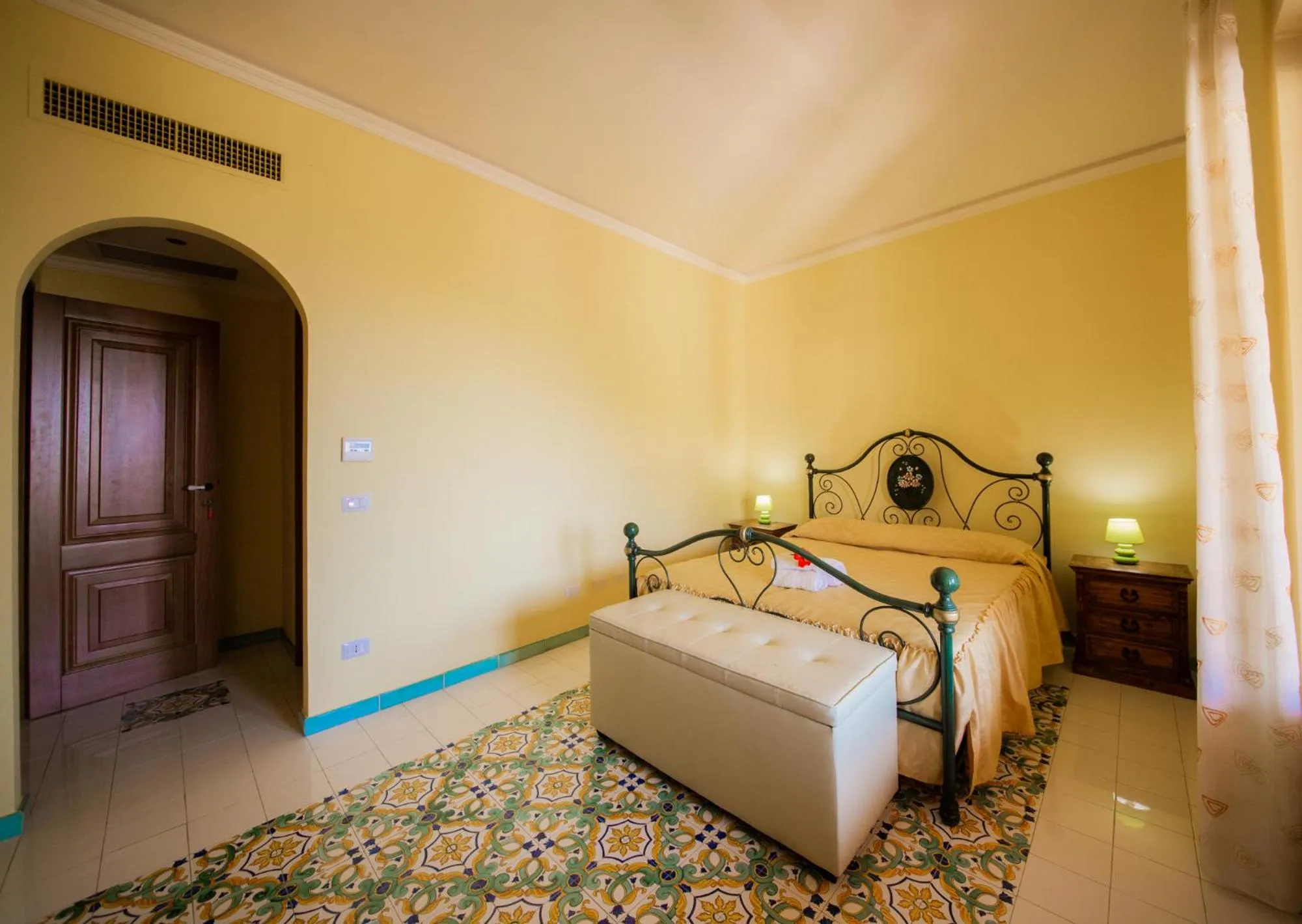 Bed in B&B Villa Maristella