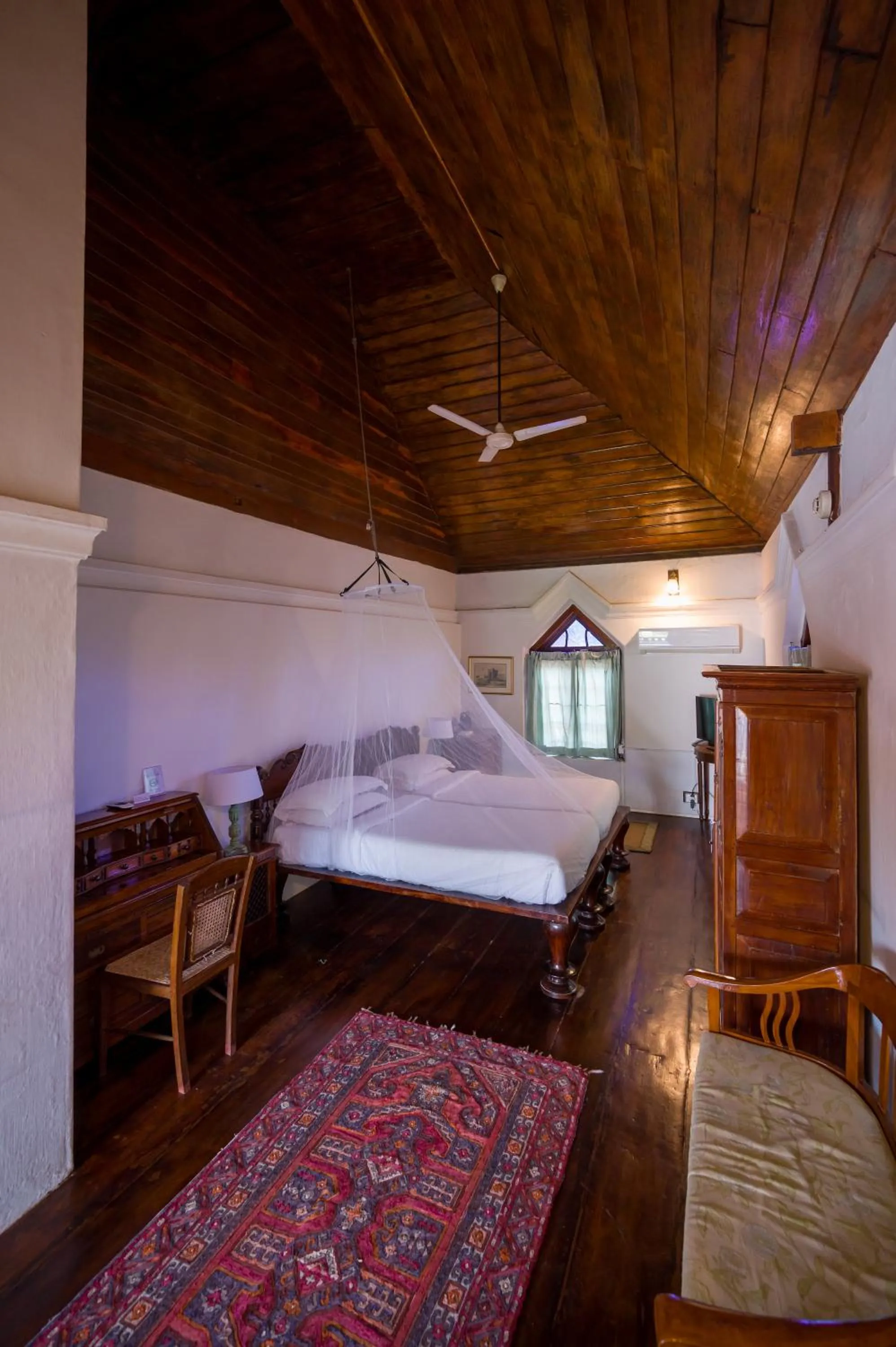 Bedroom, Bed in Old Courtyard Hotel
