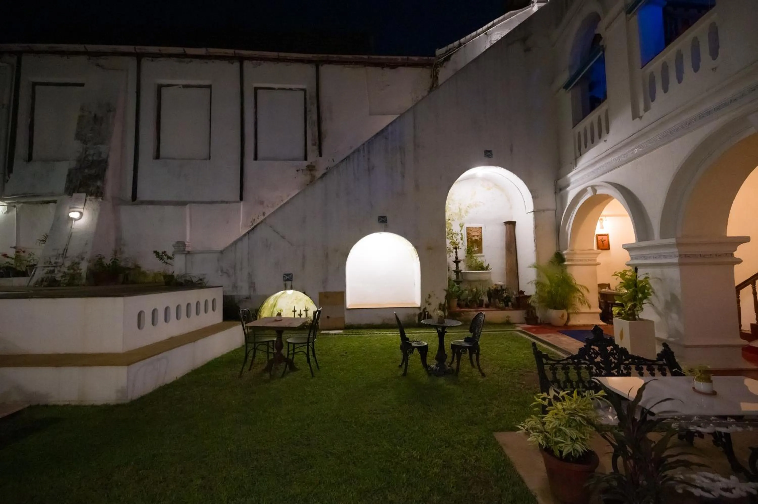 Garden in Old Courtyard Hotel