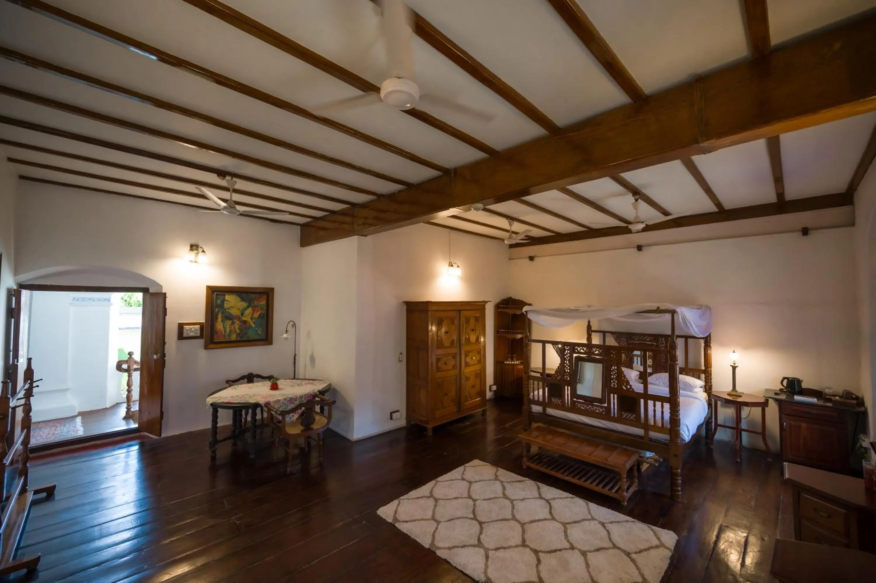 Bedroom, Bed in Old Courtyard Hotel