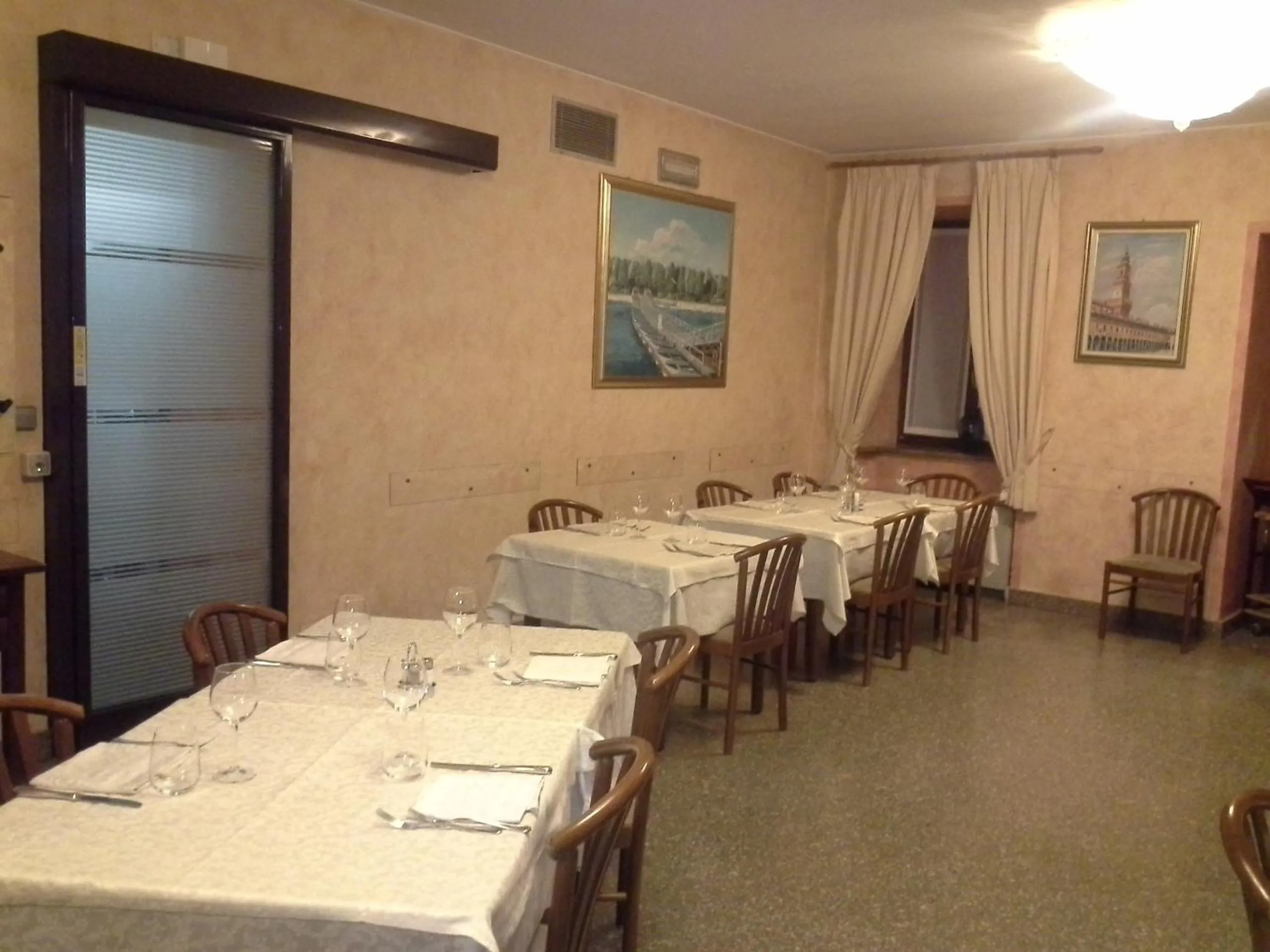 Restaurant/places to eat in Hotel Ticino Ristorante Chierico