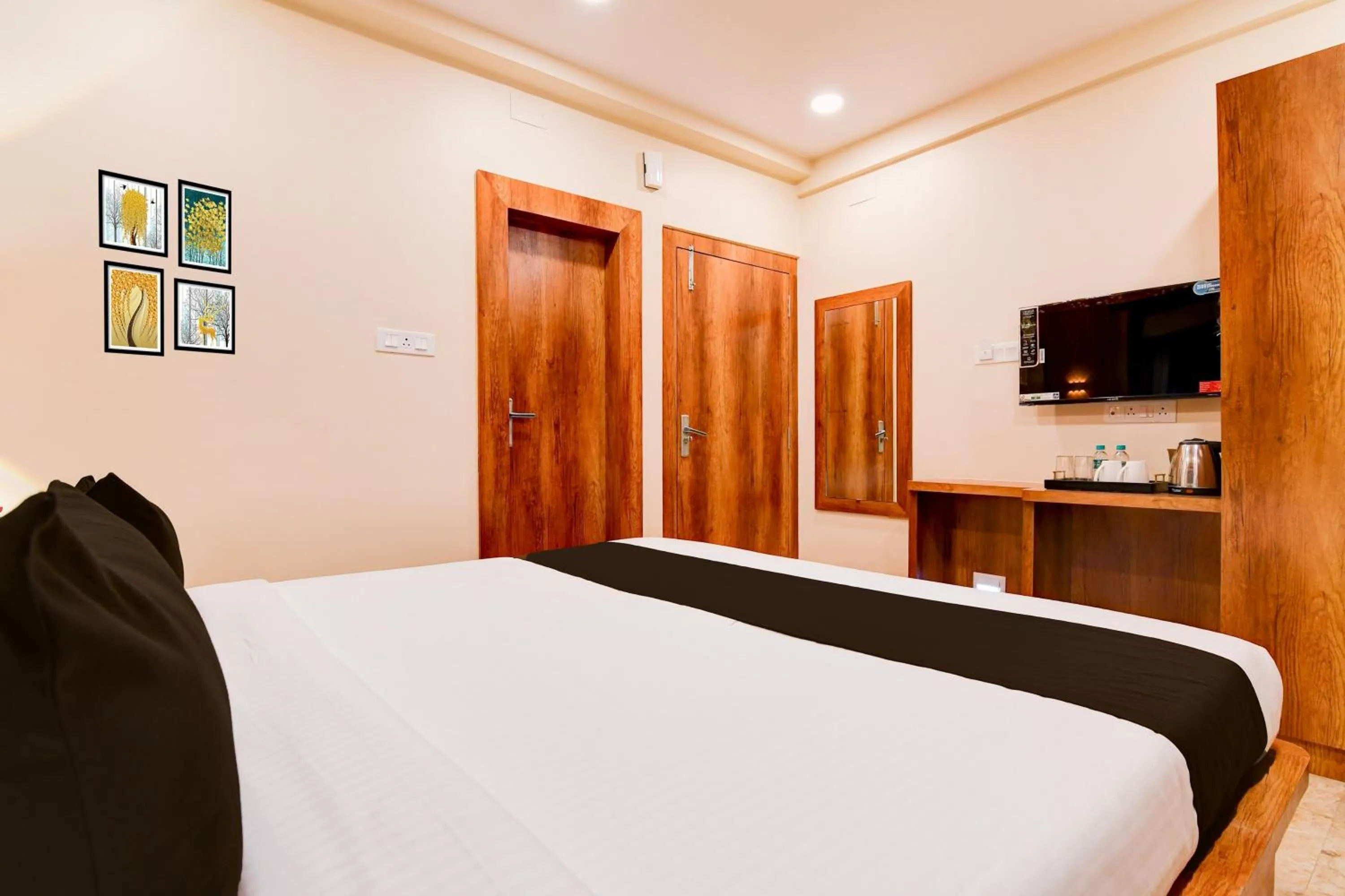 Bedroom in Hotel O Grand Inn