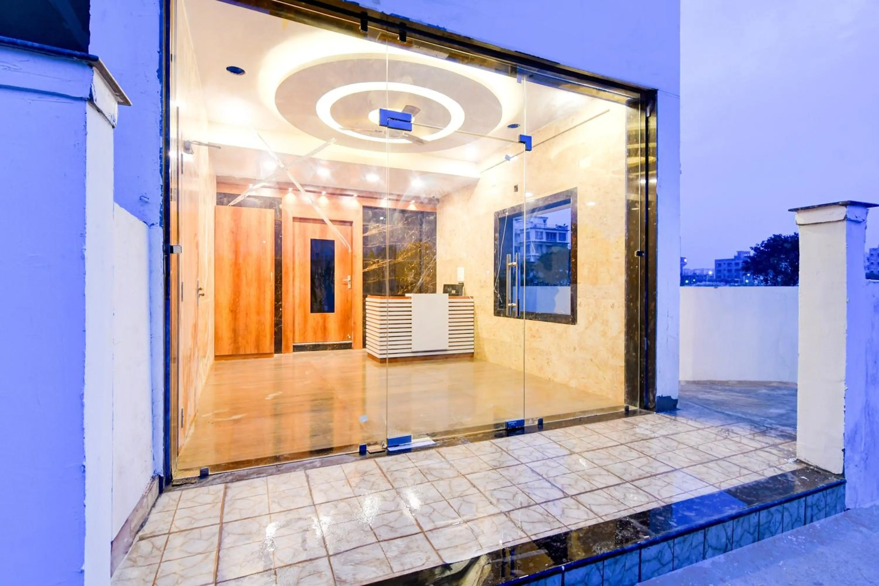 Facade/entrance in Hotel O Grand Inn