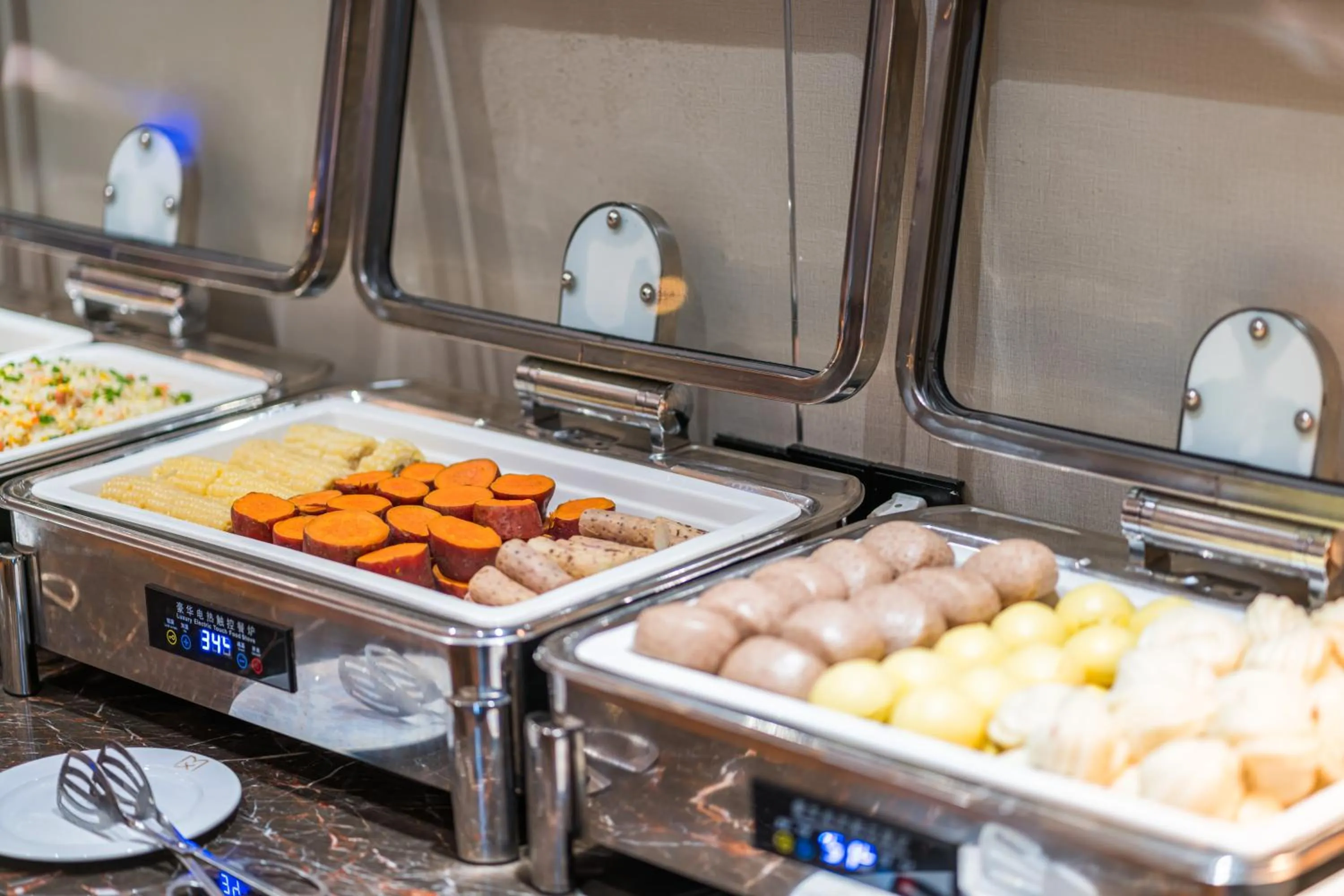 Restaurant/places to eat in GeMei Hotel Luoyang Longmen High-speed Railway Station