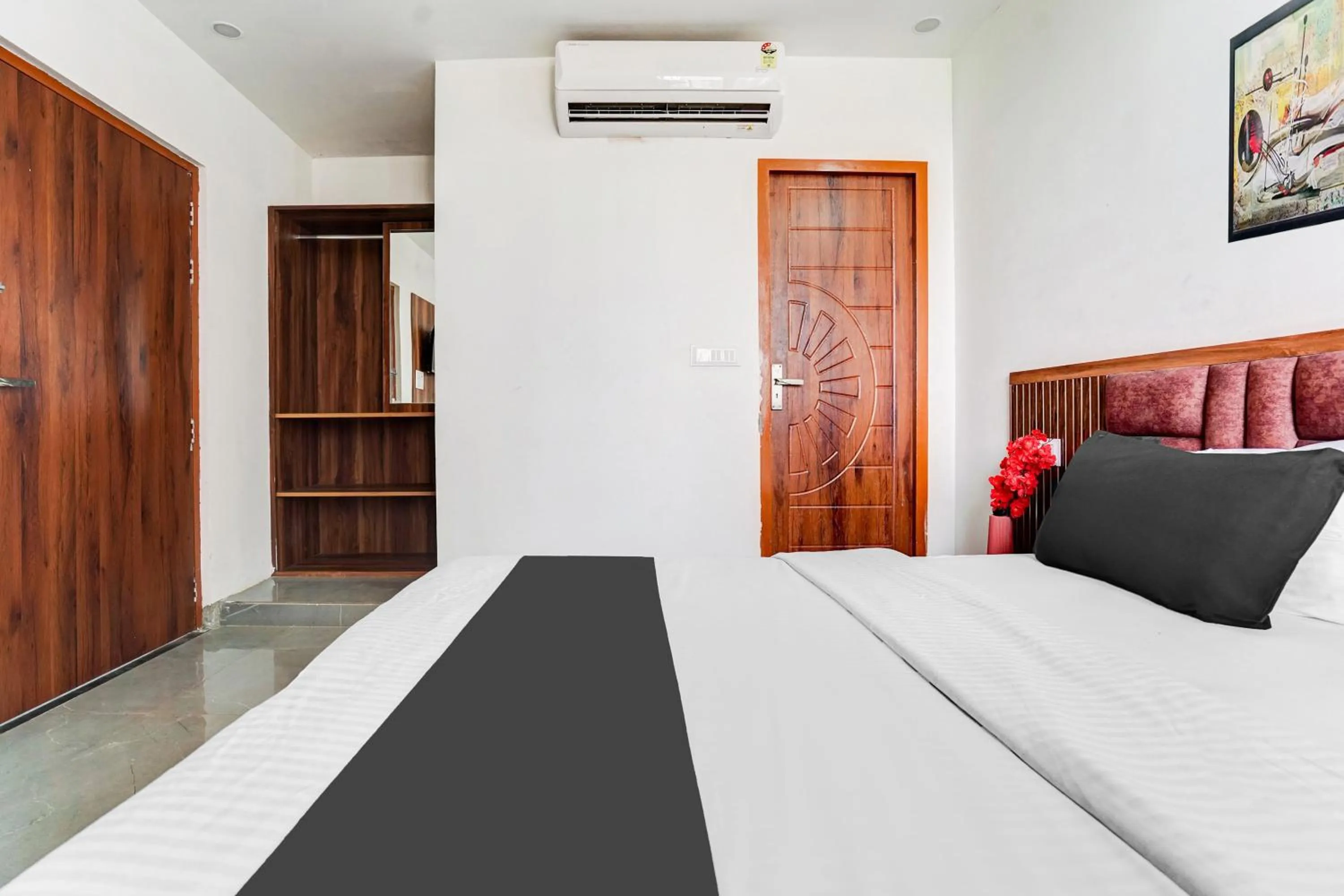 Bedroom, Bed in Hotel O Sunrakh Road Vrindavan Formerly Ganga Residency