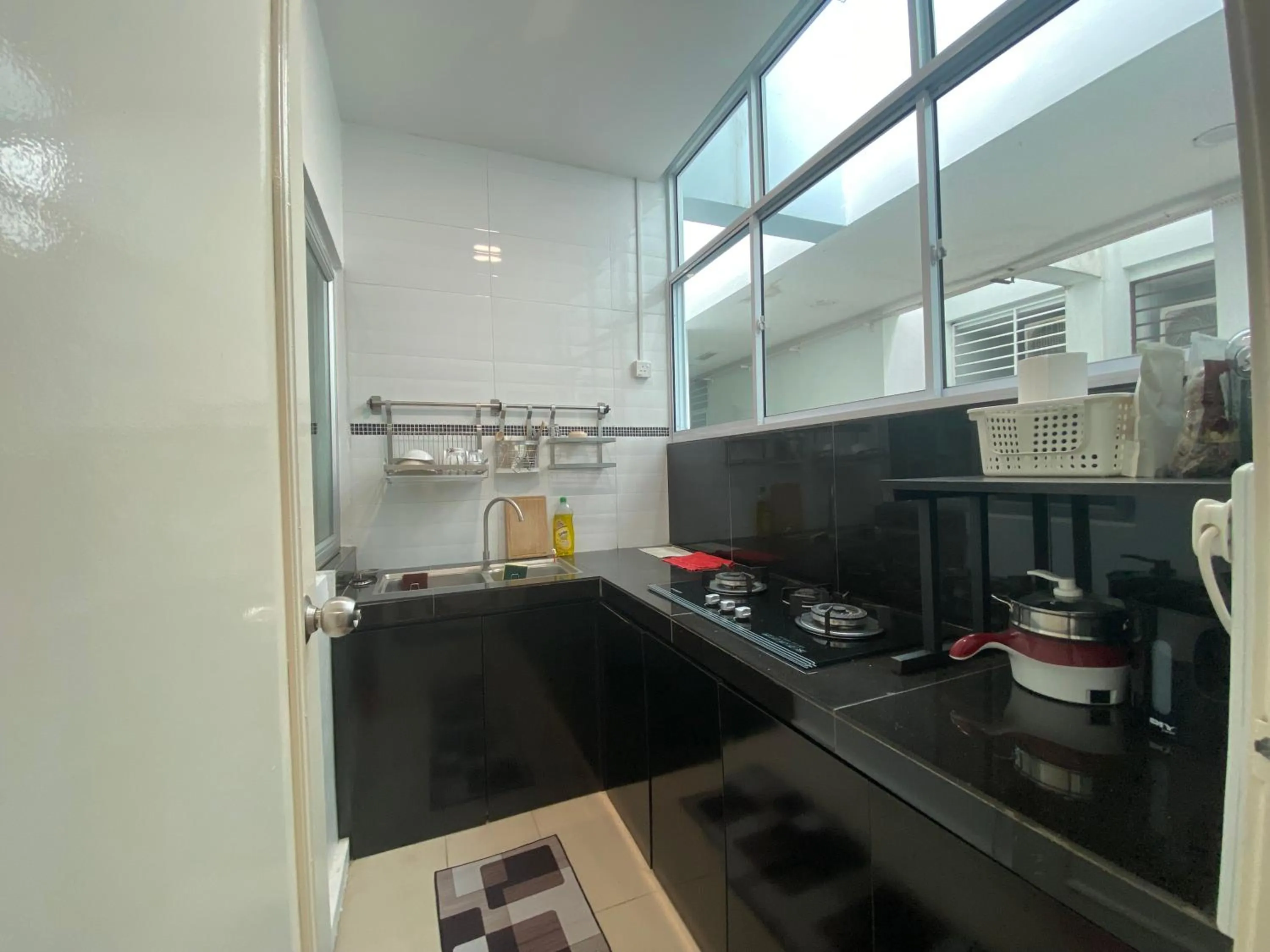 Kitchen or kitchenette in Papillon Escape