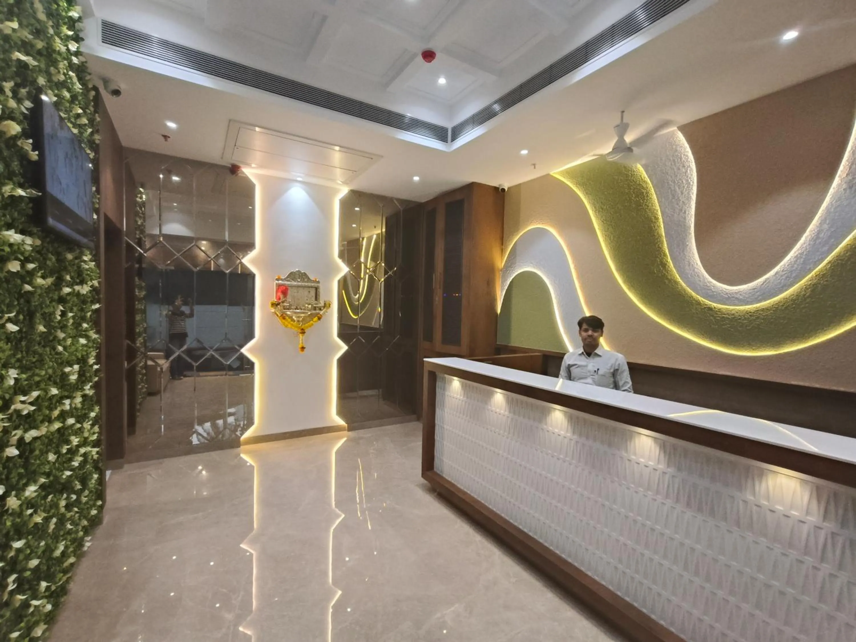 Lobby or reception in Hotel Sonesta Suites - Thane