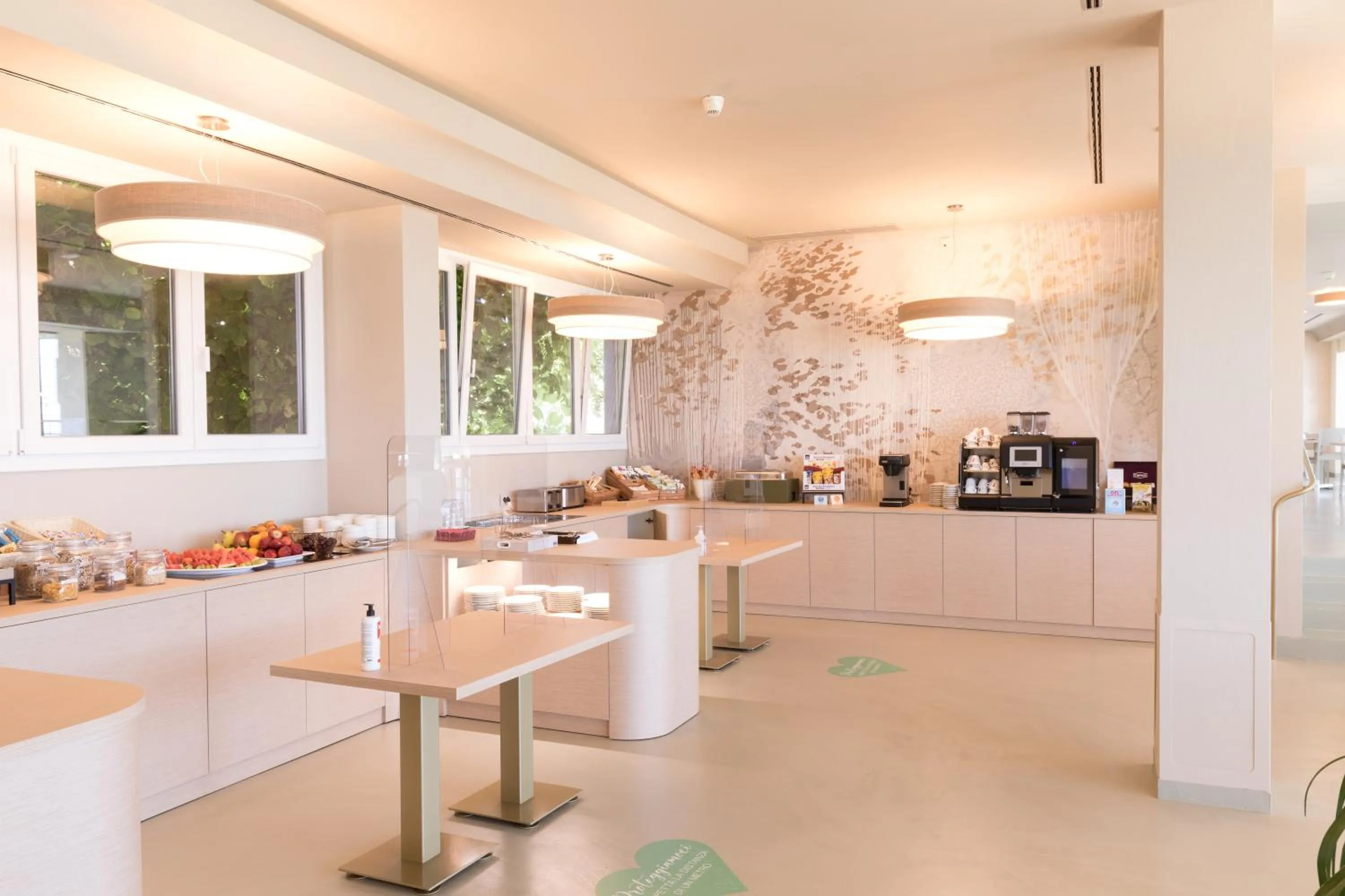 Restaurant/places to eat in Hotel Baya - in centro, sul mare