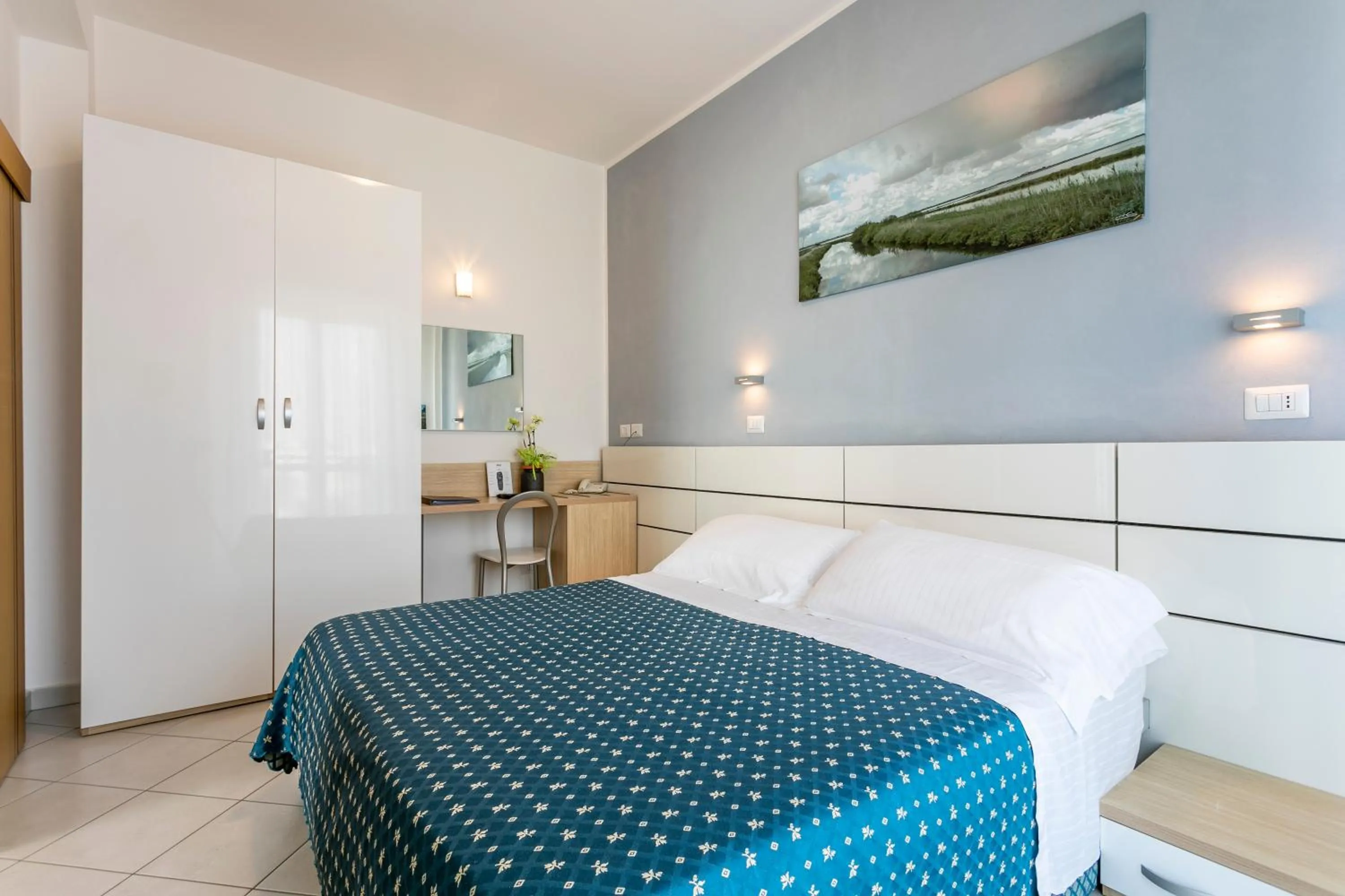 Photo of the whole room in Hotel Baya - in centro, sul mare