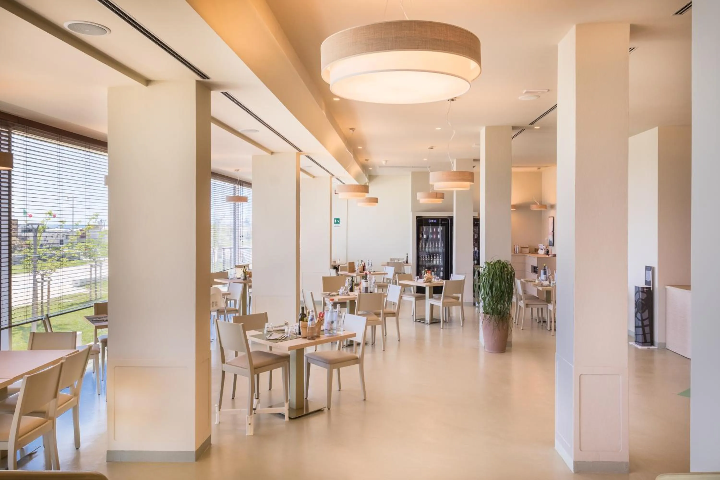 Restaurant/places to eat in Hotel Baya - in centro, sul mare