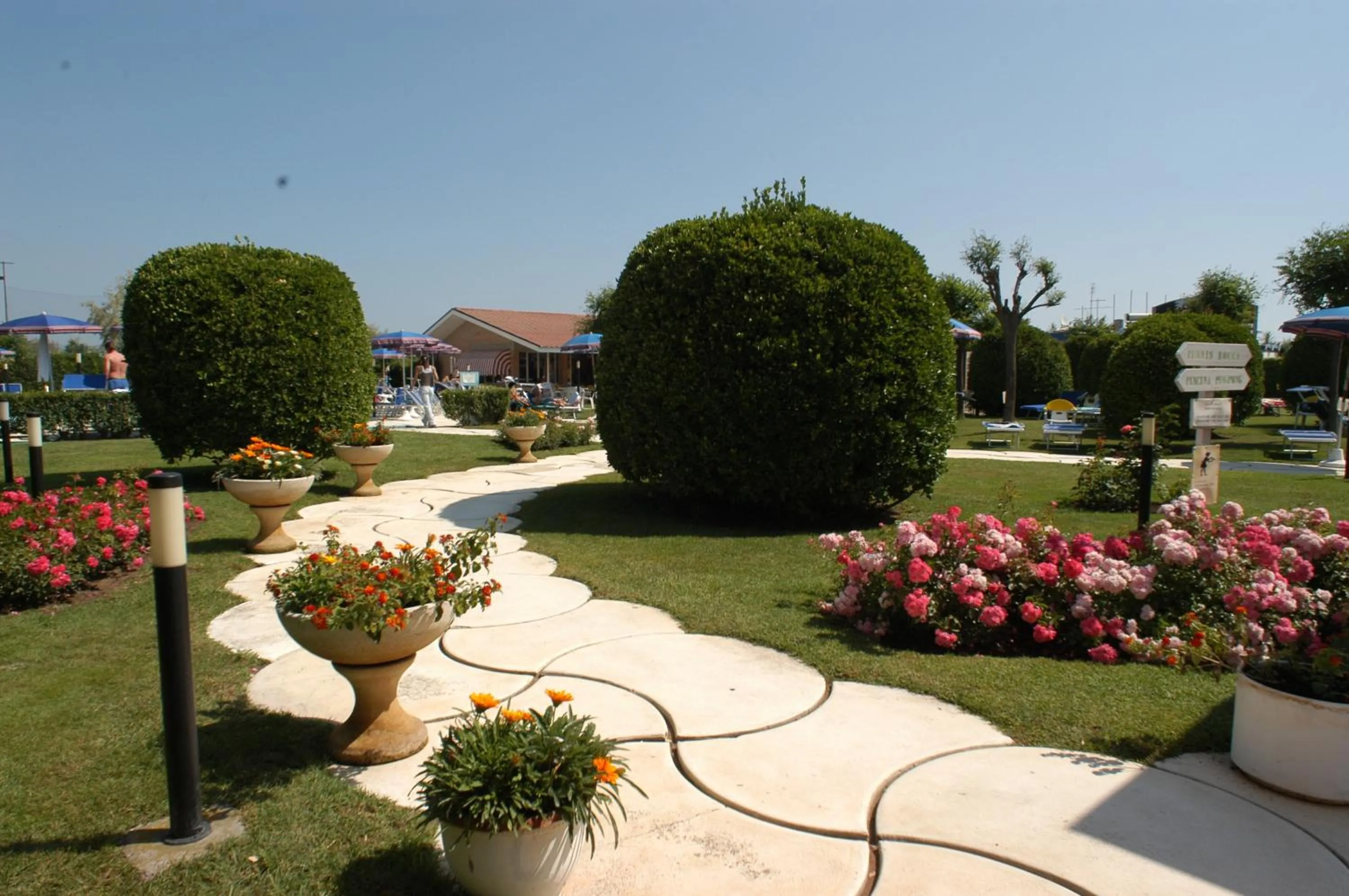 Garden in Hotel Baya - in centro, sul mare