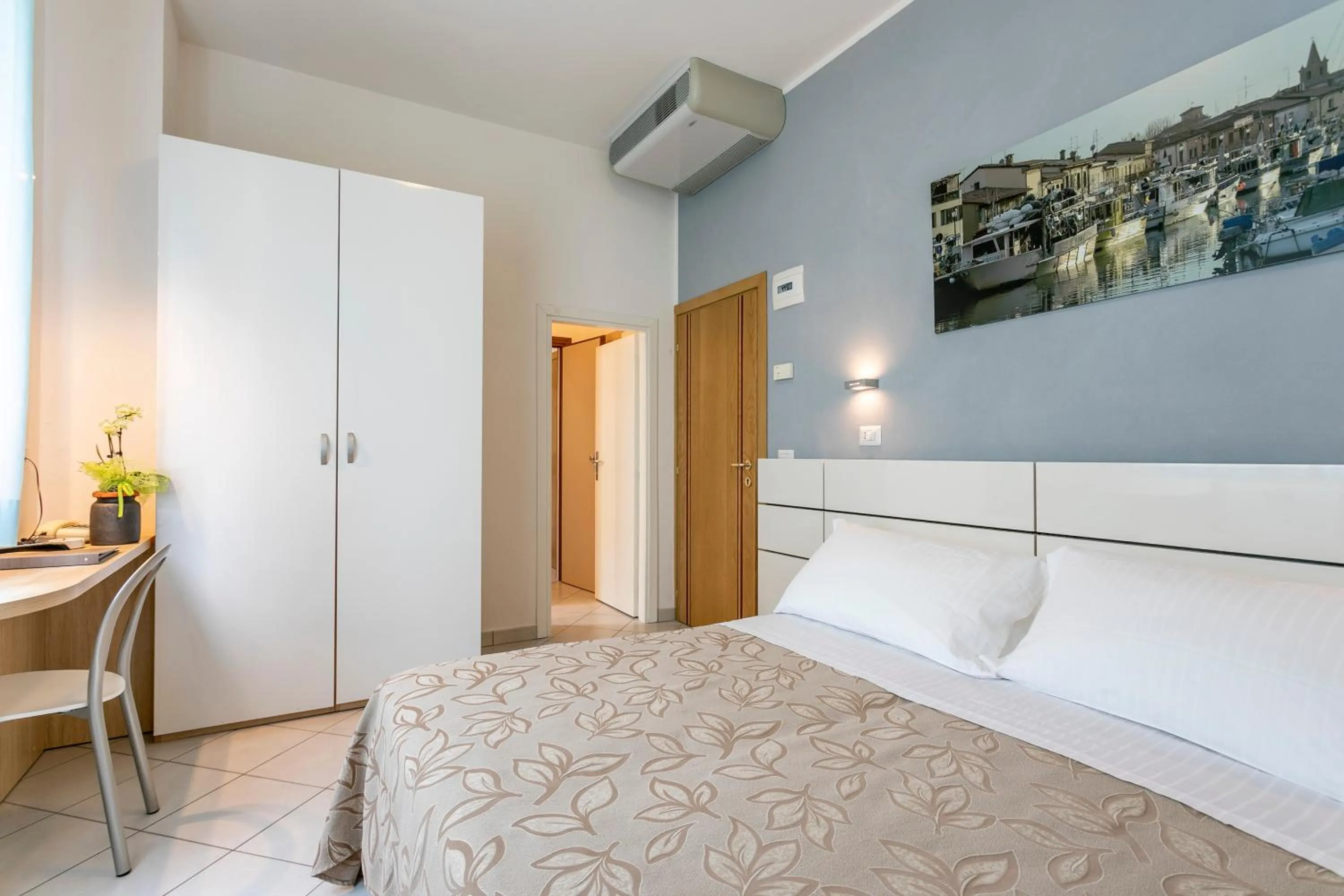 Bed in Hotel Baya - in centro, sul mare