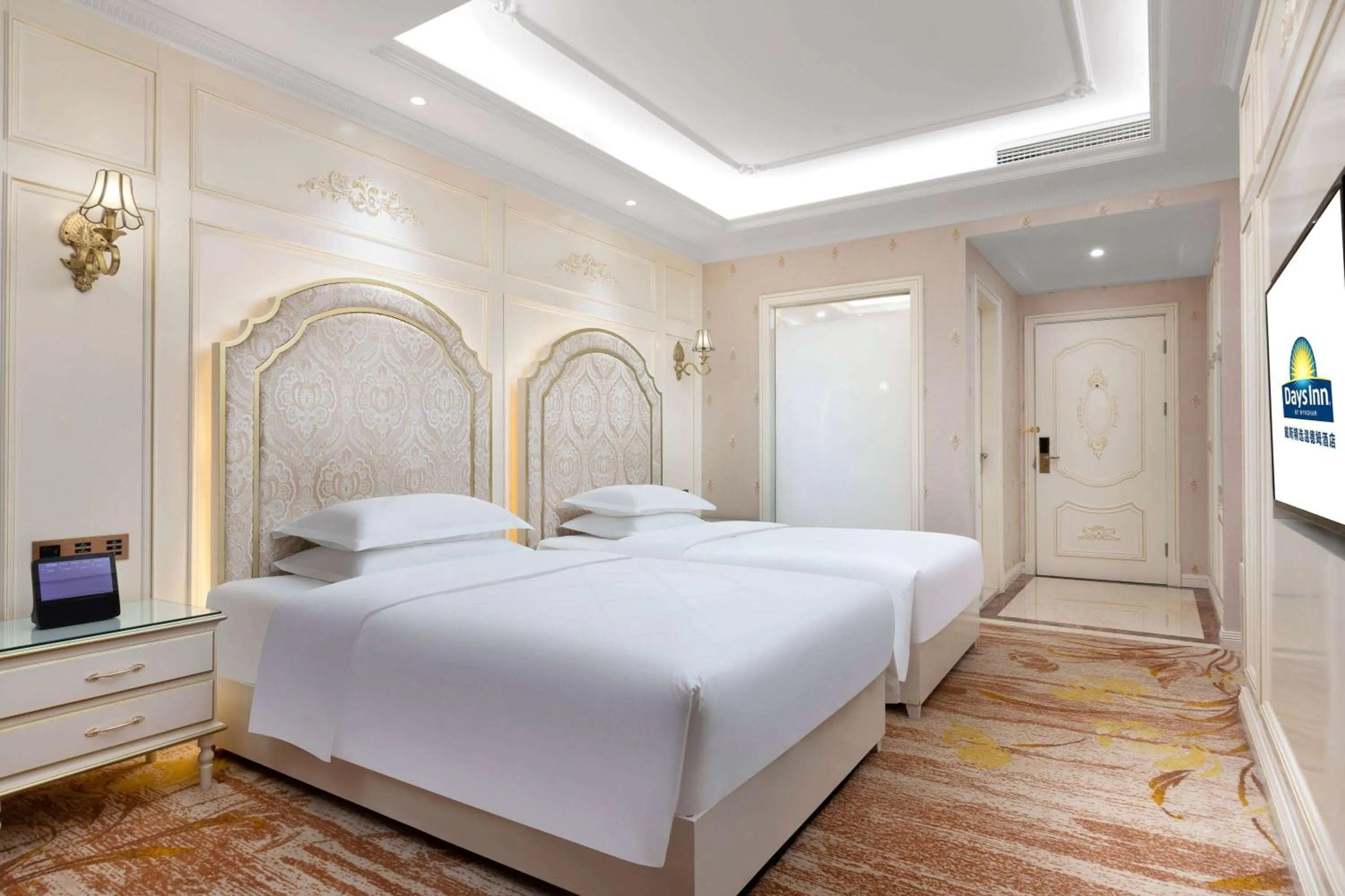 Photo of the whole room in Days Inn by Wyndham Chongqing Jiulongpo