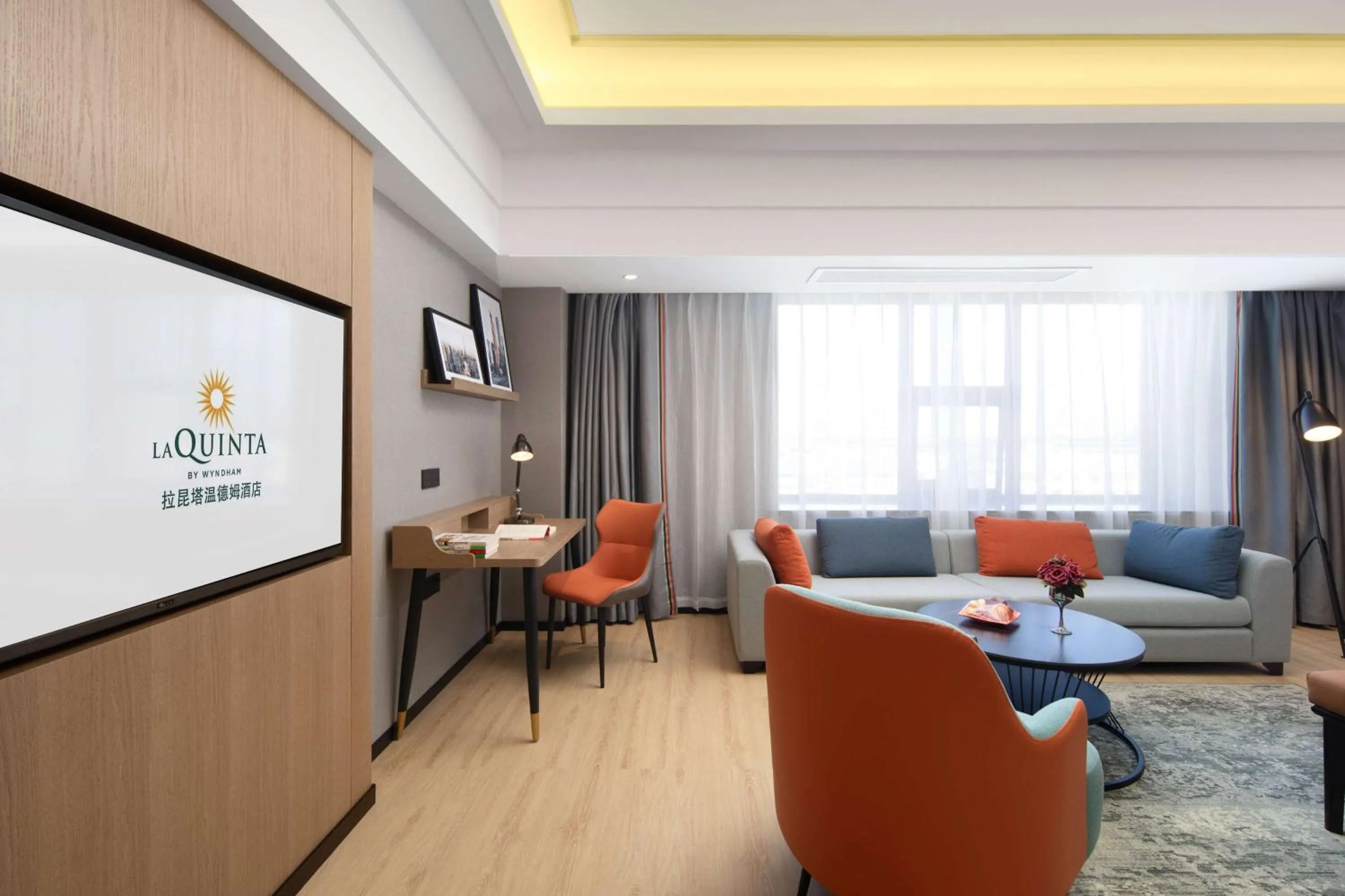 Photo of the whole room in La Quinta by Wyndham Qionghai Yinhai