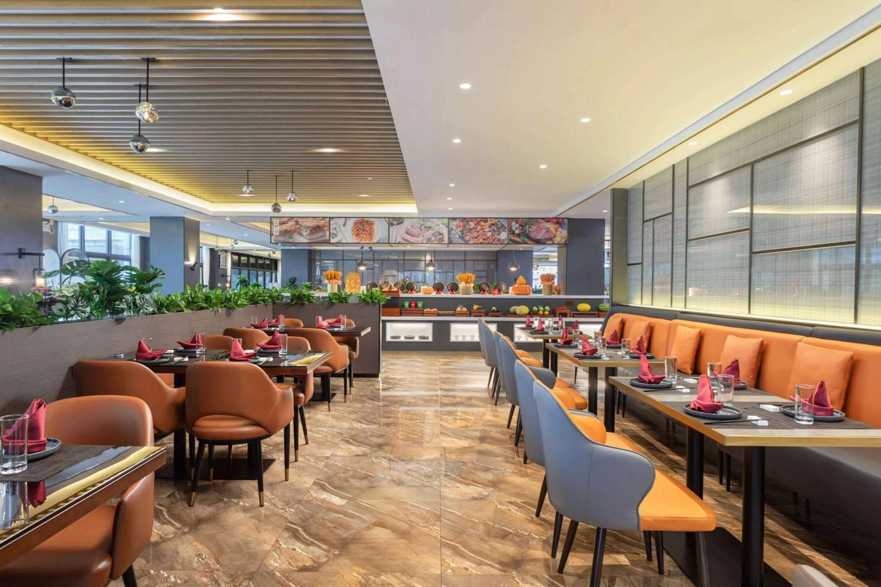 Restaurant/places to eat in La Quinta by Wyndham Qionghai Yinhai