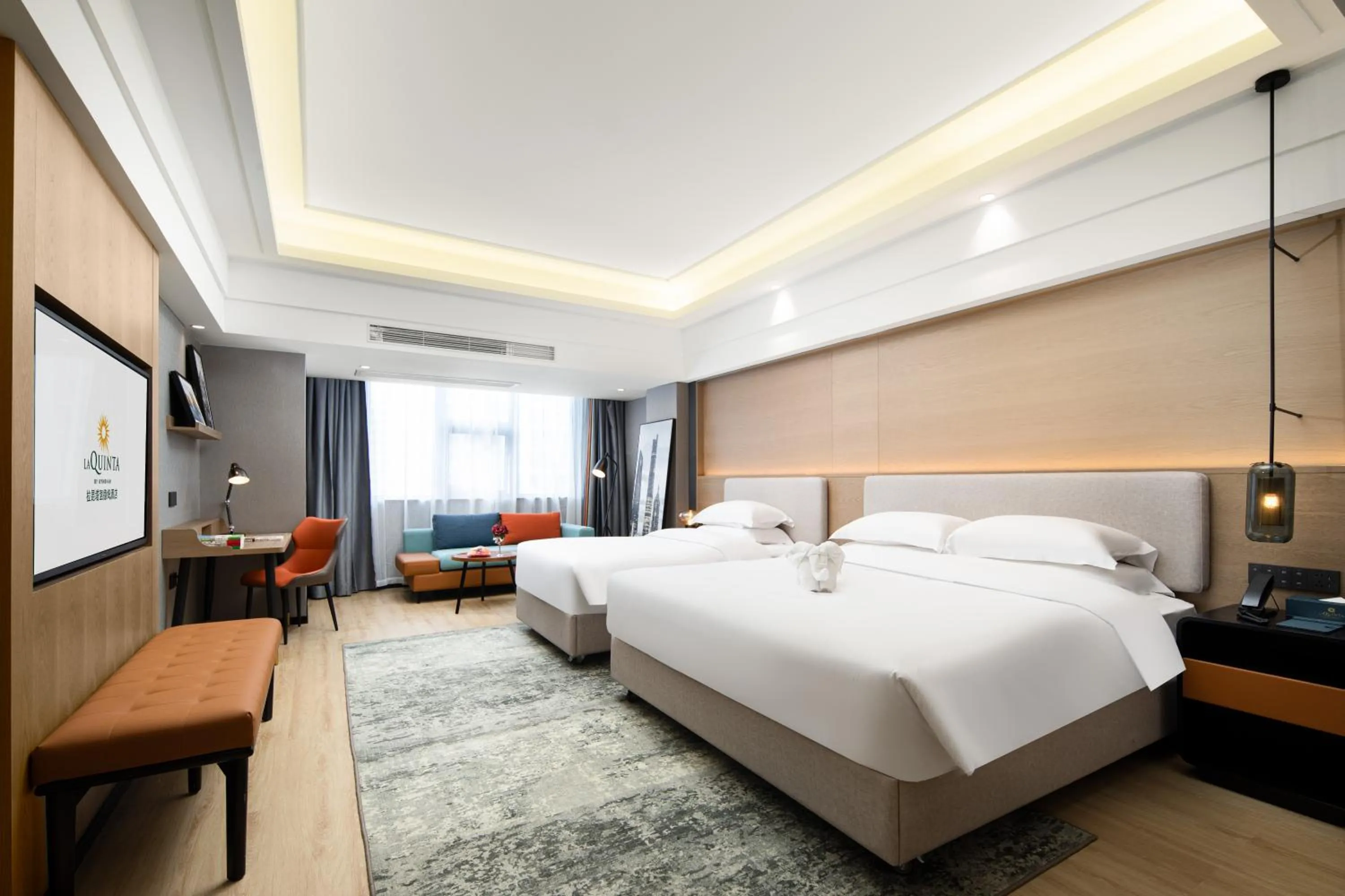 Photo of the whole room in La Quinta by Wyndham Qionghai Yinhai