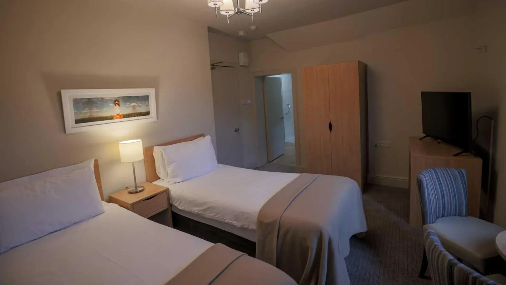 Twin Room in The Tarbet Hotel Twin Room in The Tarbet Hotel