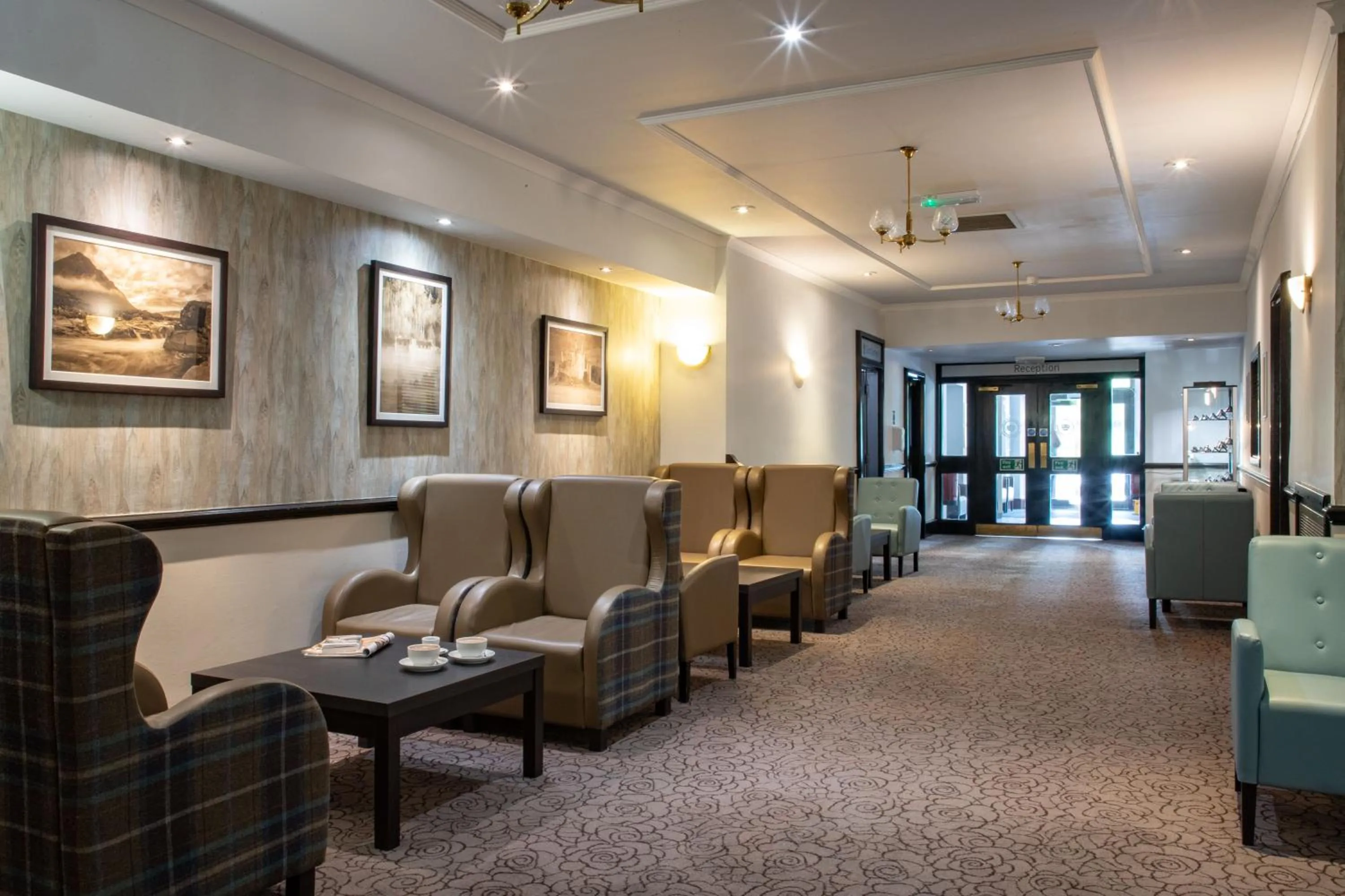 Lobby or reception in The Tarbet Hotel