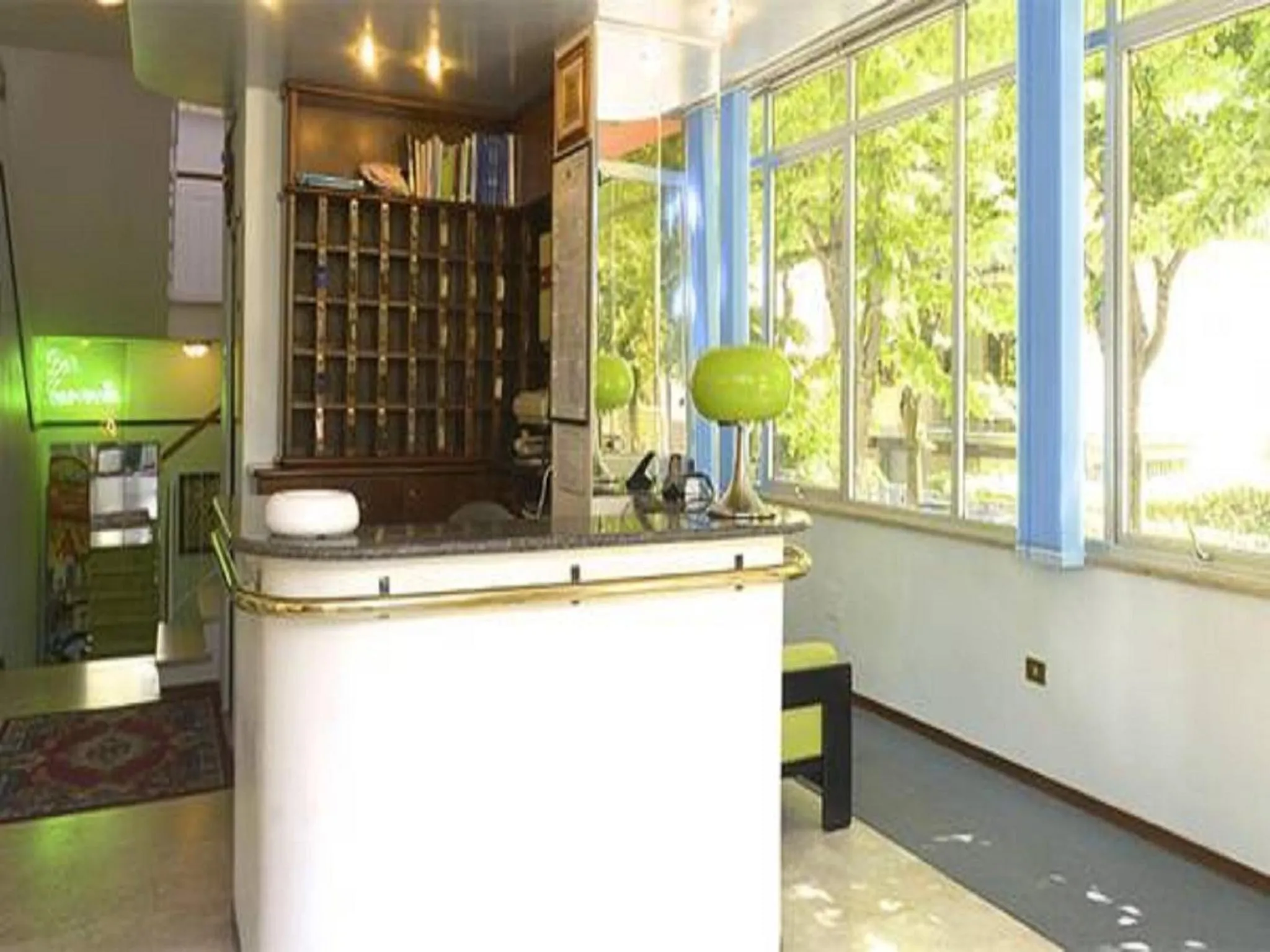 Lobby or reception in Hotel Caravan B&B