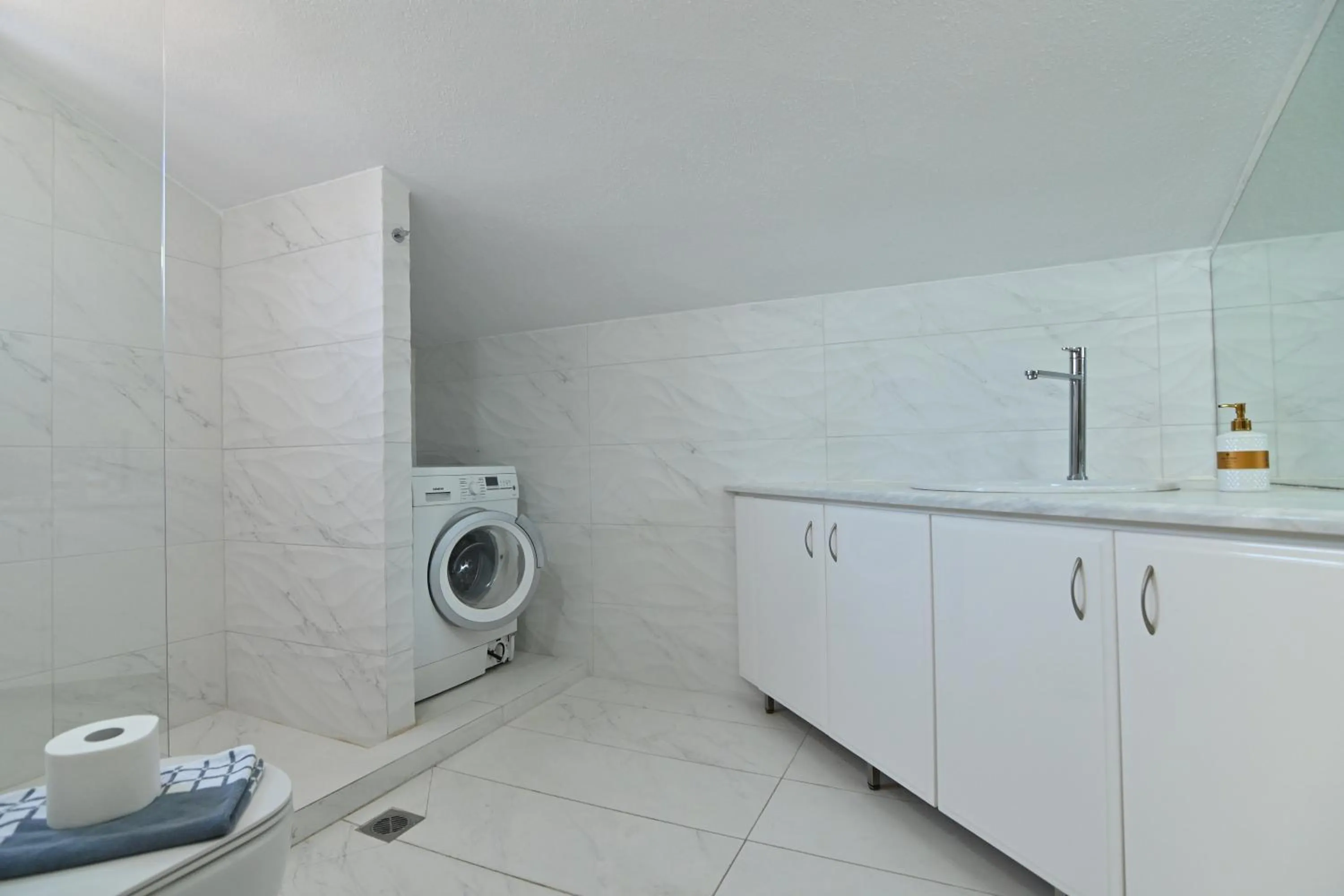 Bathroom in Villa Amalia Sun Beach