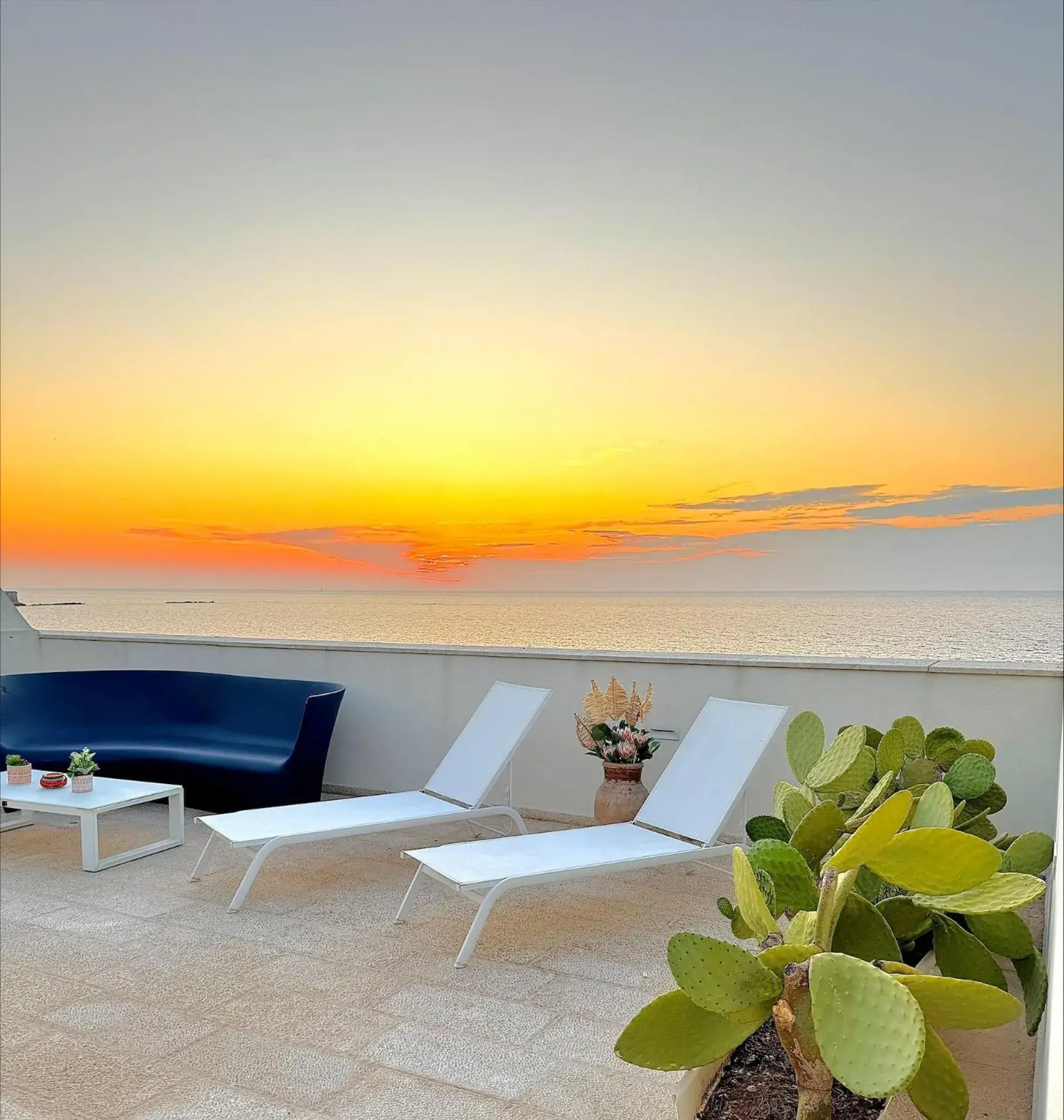 Two-Bedroom Deluxe Apartment with Ocean View in Central Gallery Rooms- Palazzo D'Ali' Staiti XIX Two-Bedroom Deluxe Apartment with Ocean View in Central Gallery Rooms- Palazzo D'Ali' Staiti XIX