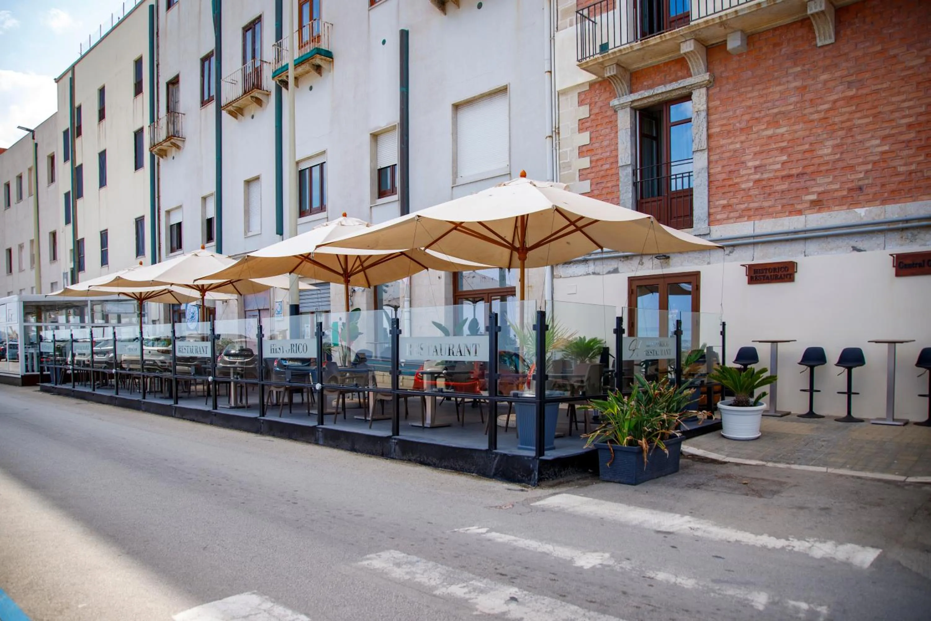 Restaurant/places to eat in Central Gallery Rooms- Palazzo D'Ali' Staiti XIX