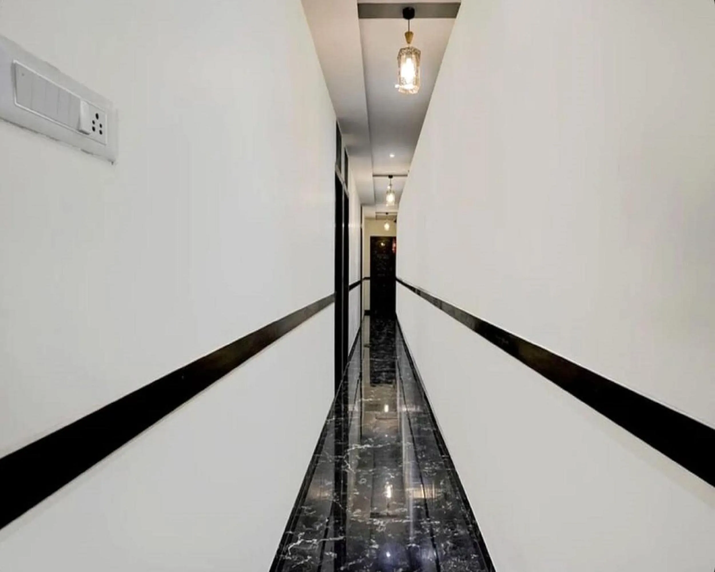 Property building in Hotel Golden Sands Inn Aslpha