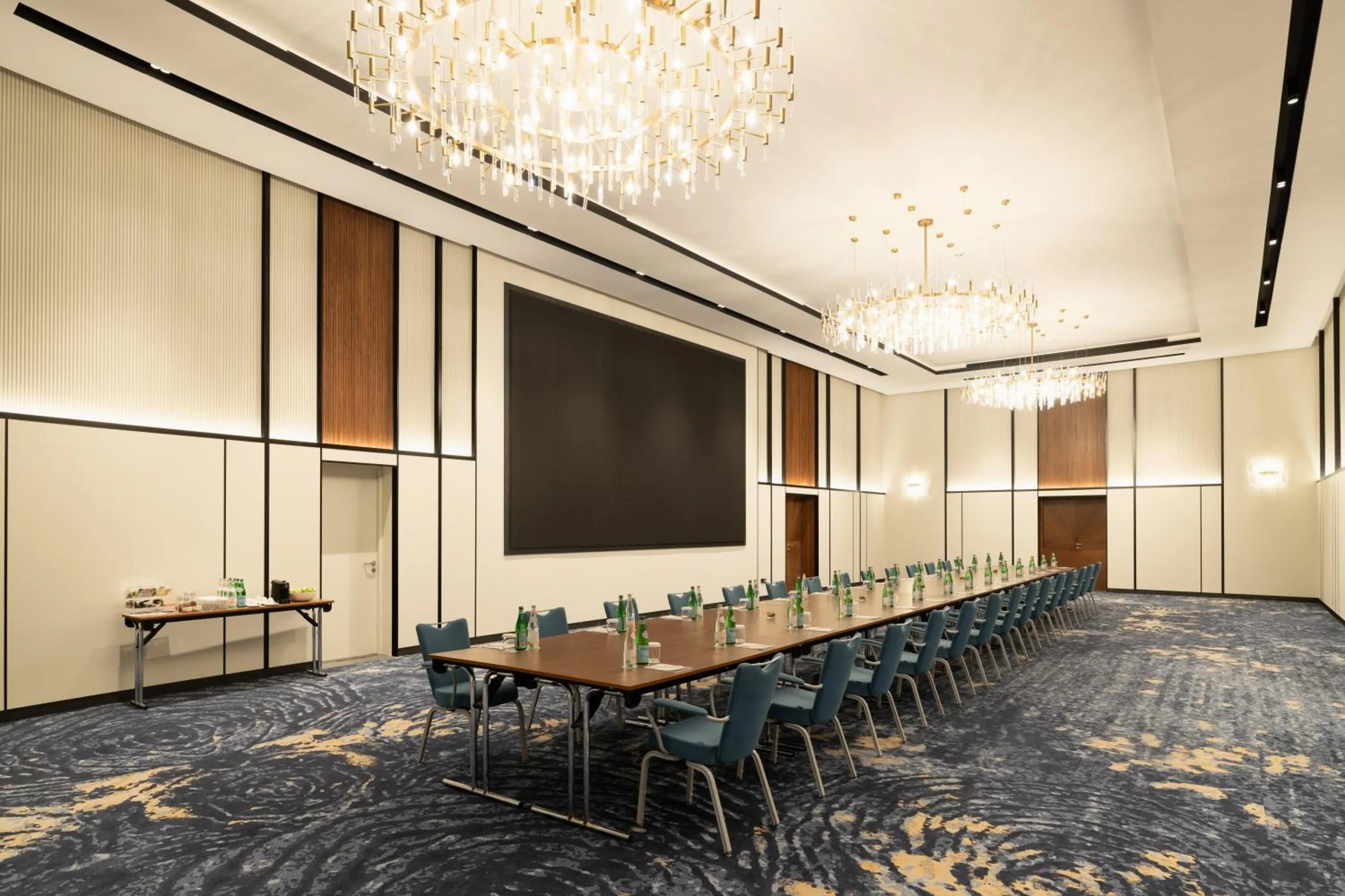 Meeting/conference room in Park Inn by Radisson Hotel & Apartments Kuwait
