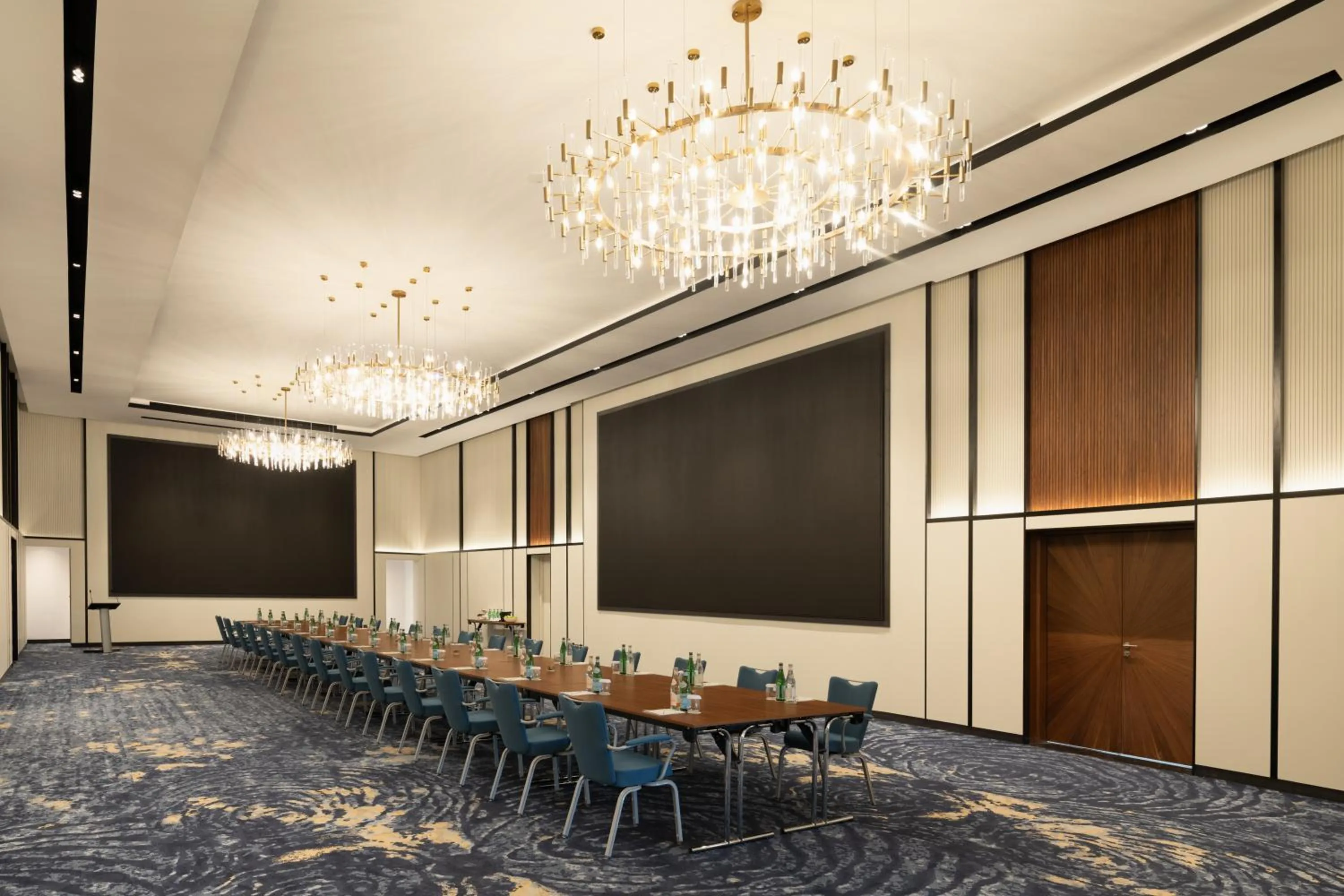 Meeting/conference room in Park Inn by Radisson Hotel & Apartments Kuwait