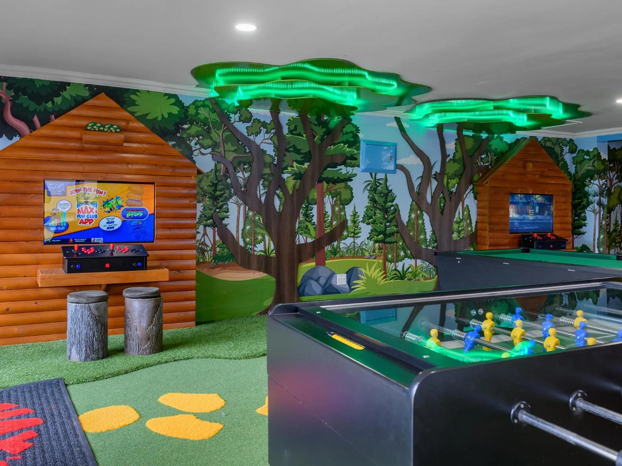 Game Room in Cayley Mountain Resort
