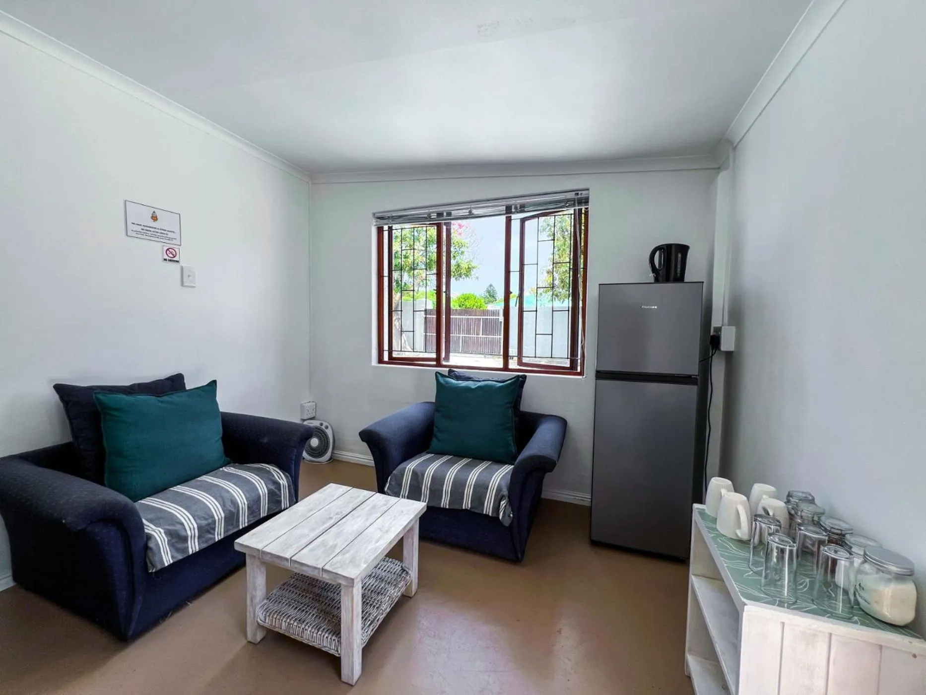 Seating area in Hermanus Backpackers & Budget Accommodation