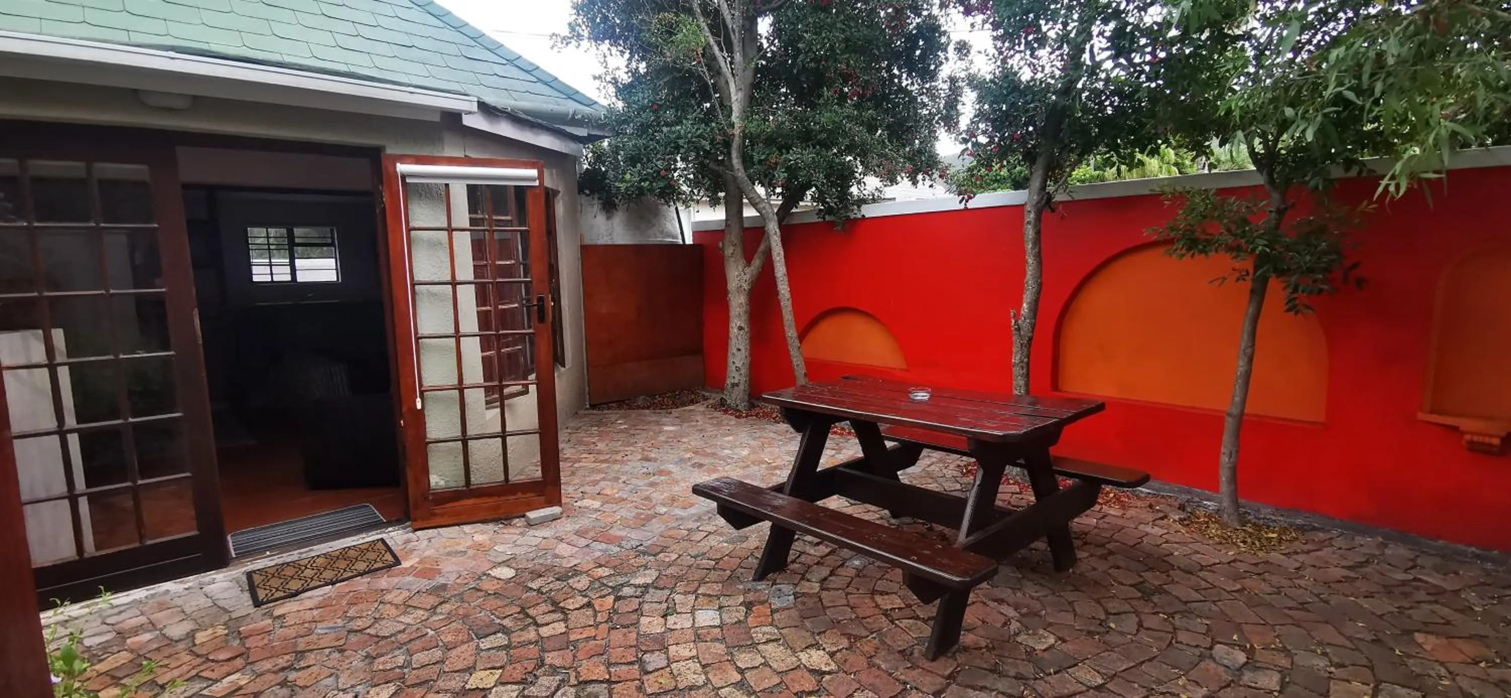 Garden in Hermanus Backpackers & Budget Accommodation