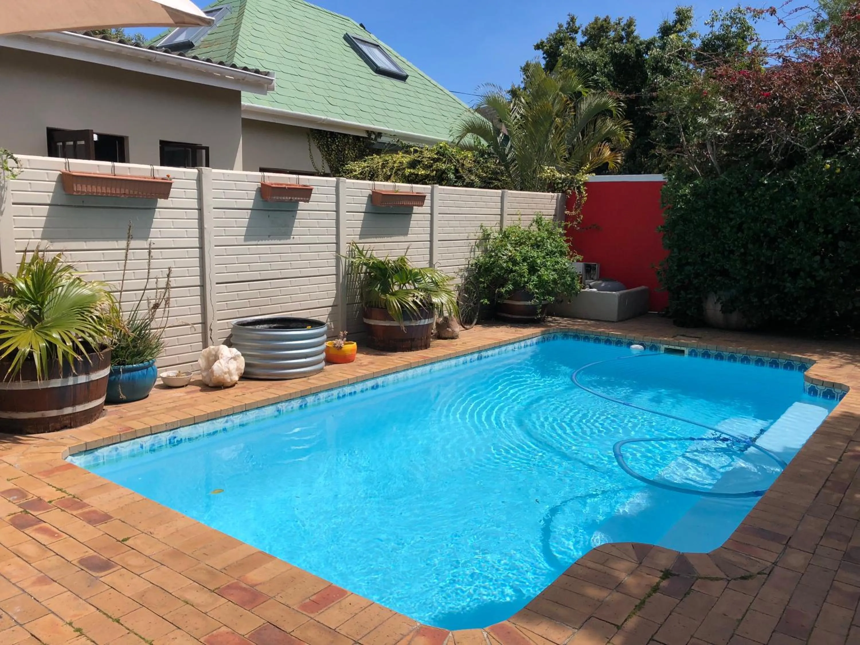 Property building in Hermanus Backpackers & Budget Accommodation