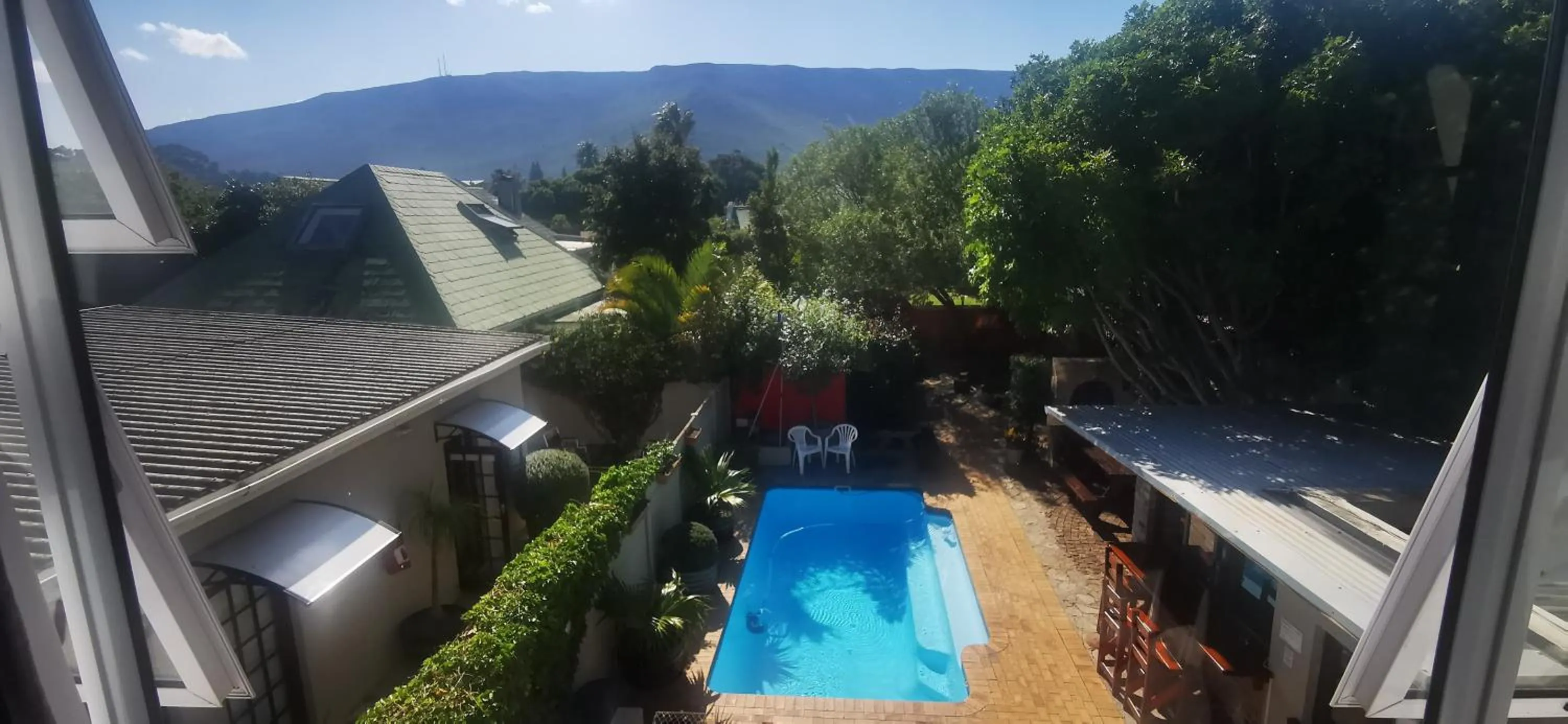 Swimming pool in Hermanus Backpackers & Budget Accommodation
