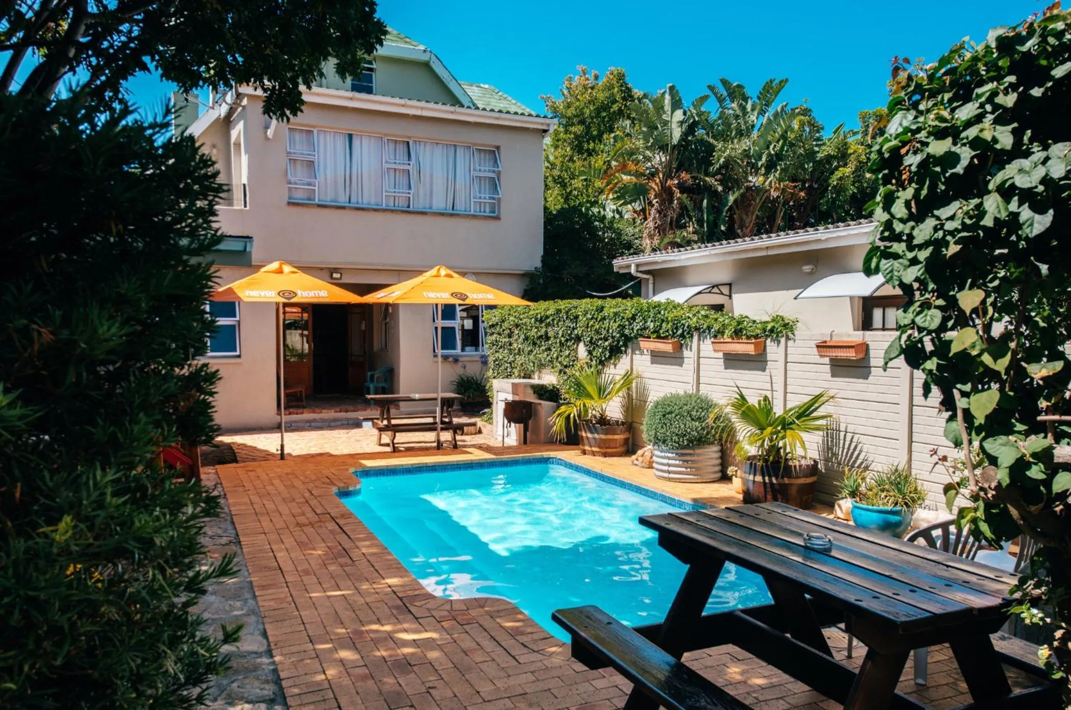 Swimming pool in Hermanus Backpackers & Budget Accommodation