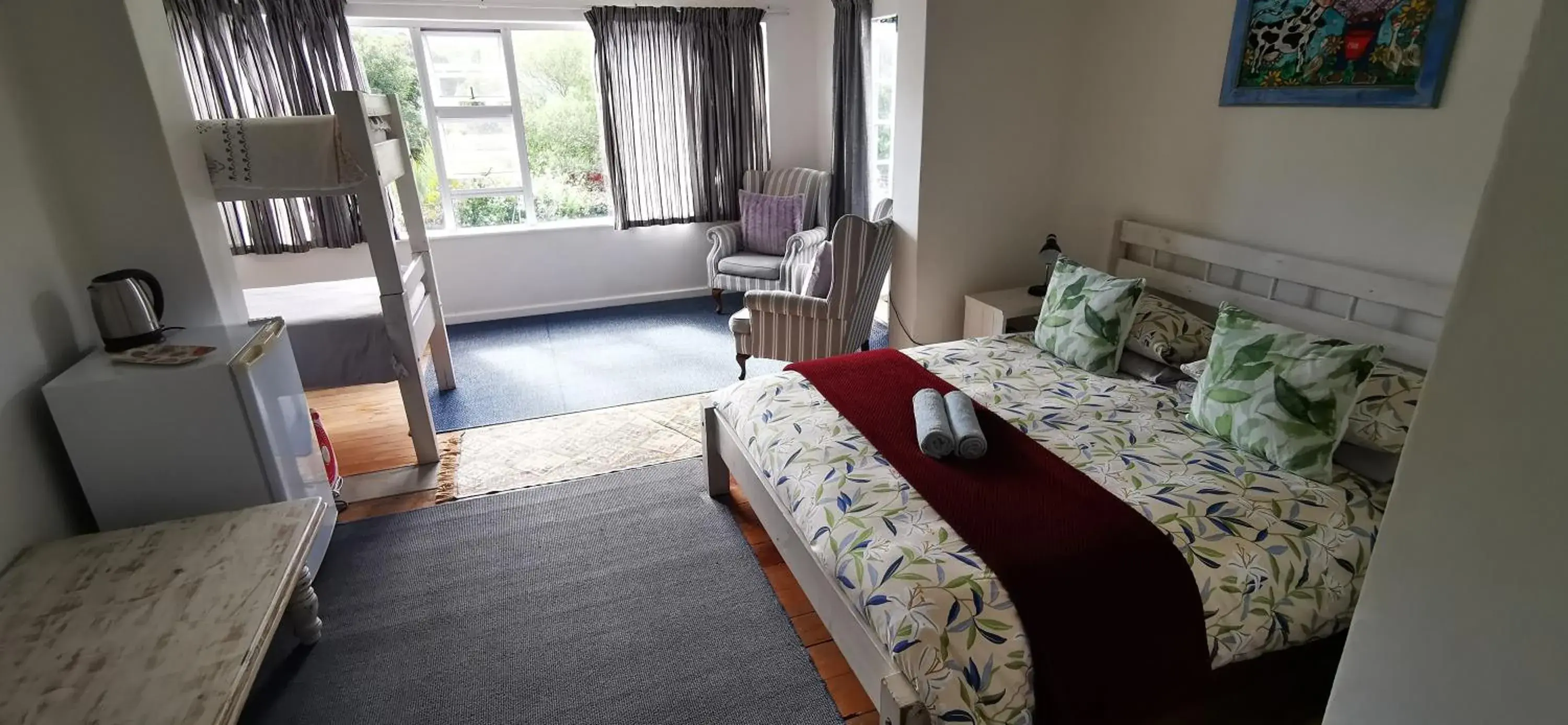 Family Room with Private Bathroom in Hermanus Backpackers & Budget Accommodation Family Room with Private Bathroom in Hermanus Backpackers & Budget Accommodation