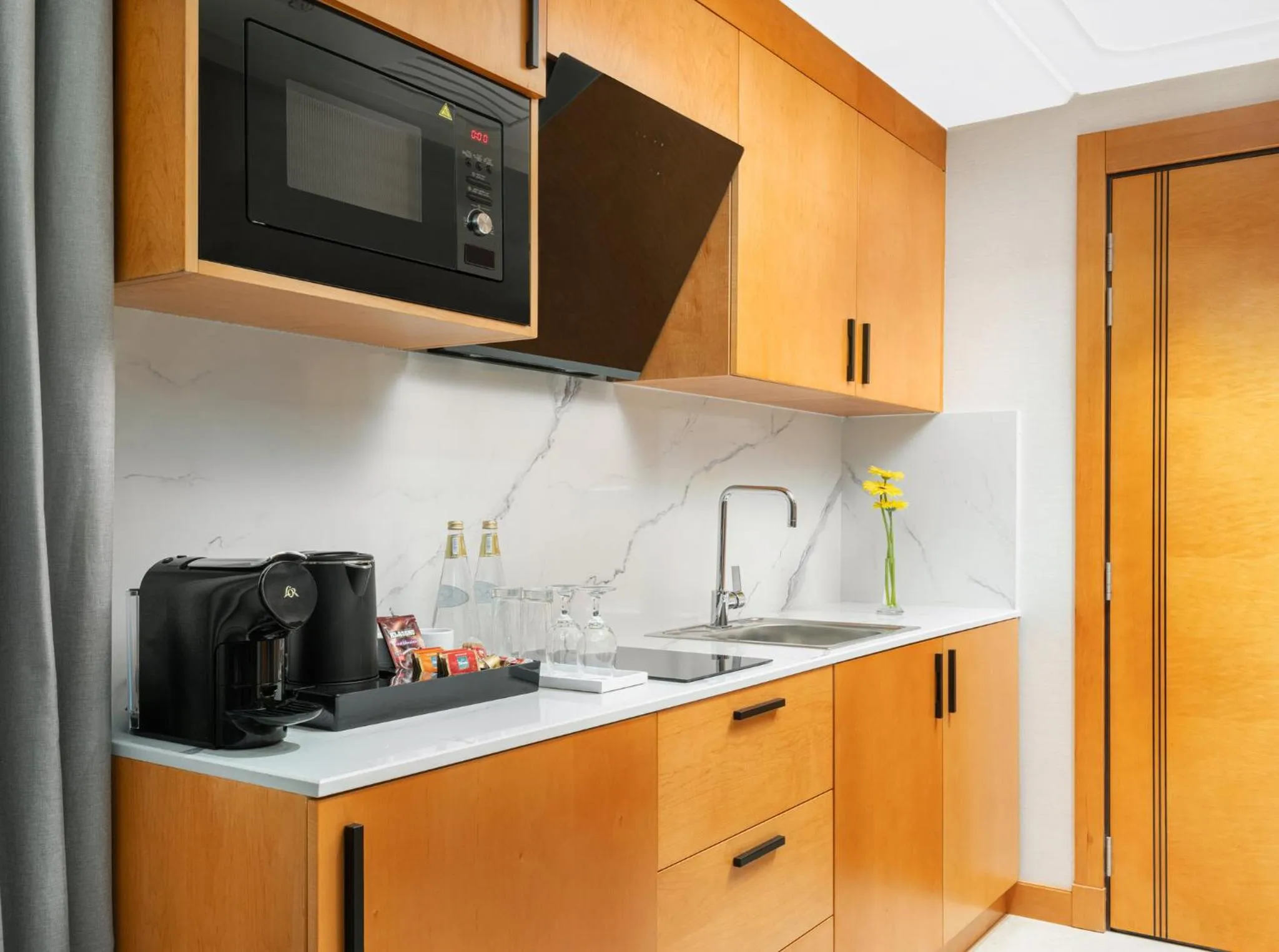 Photo of the whole room in voco Jeddah Gate by IHG