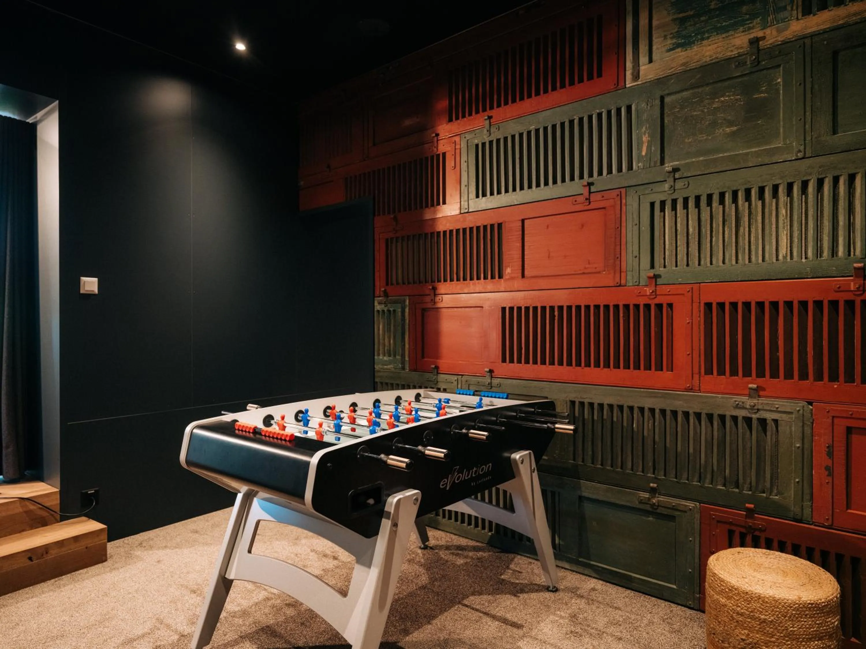 Game Room in KURVE Apartments & Lounge
