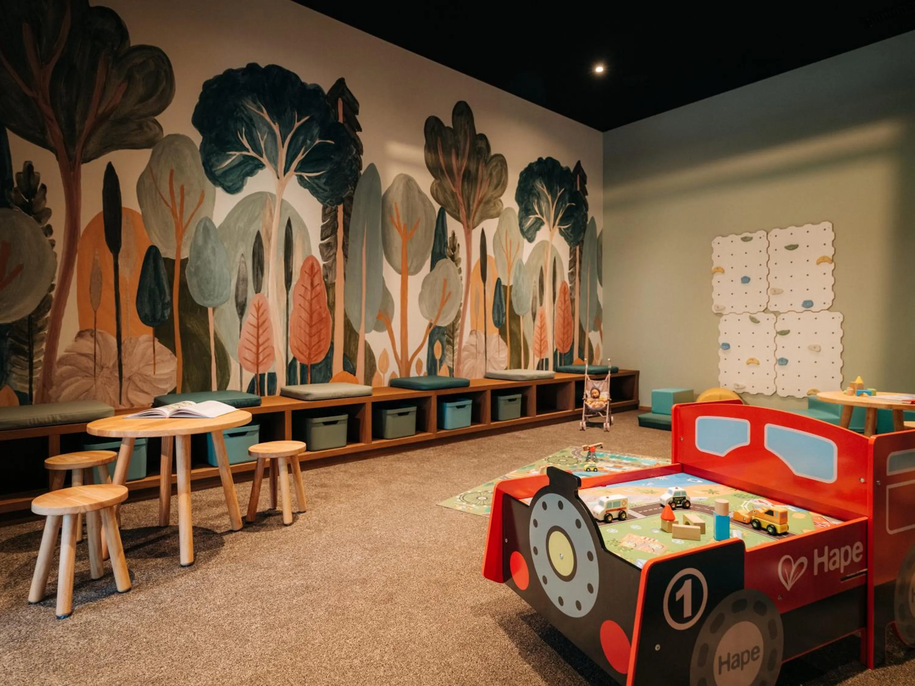 Game Room in KURVE Apartments & Lounge