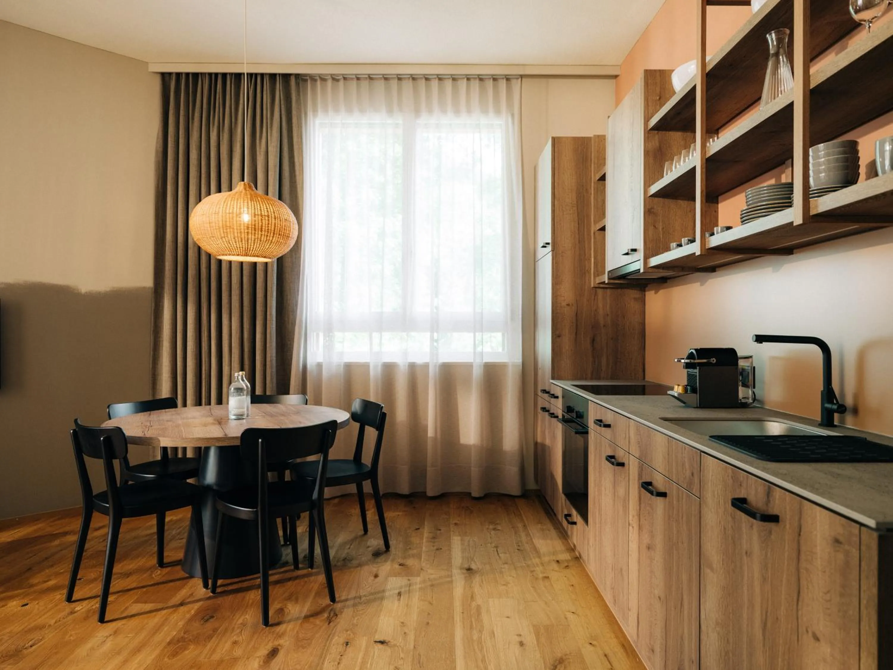 Dining area in KURVE Apartments & Lounge