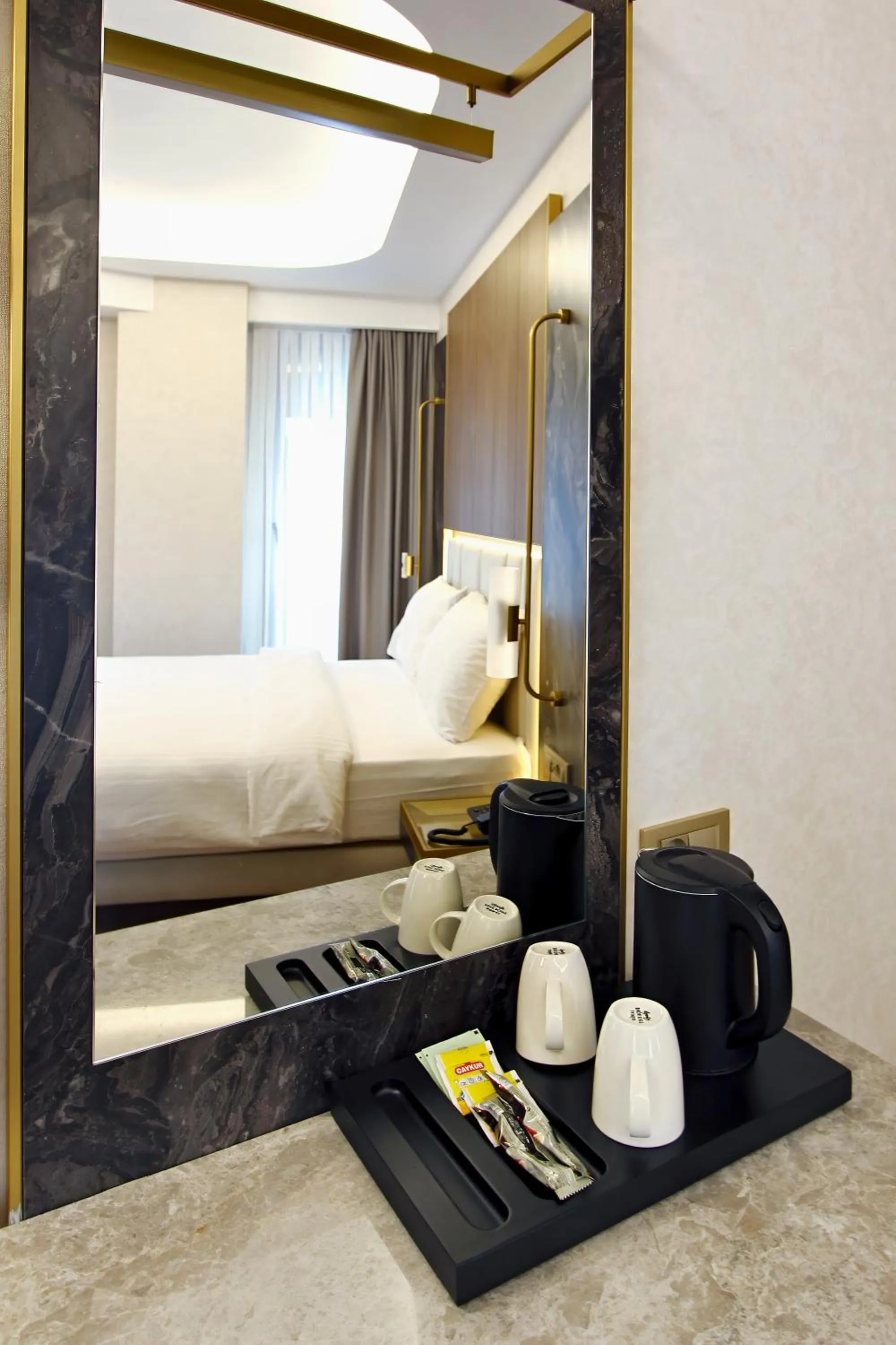 Coffee/tea facilities, Bed in Erba Hotel