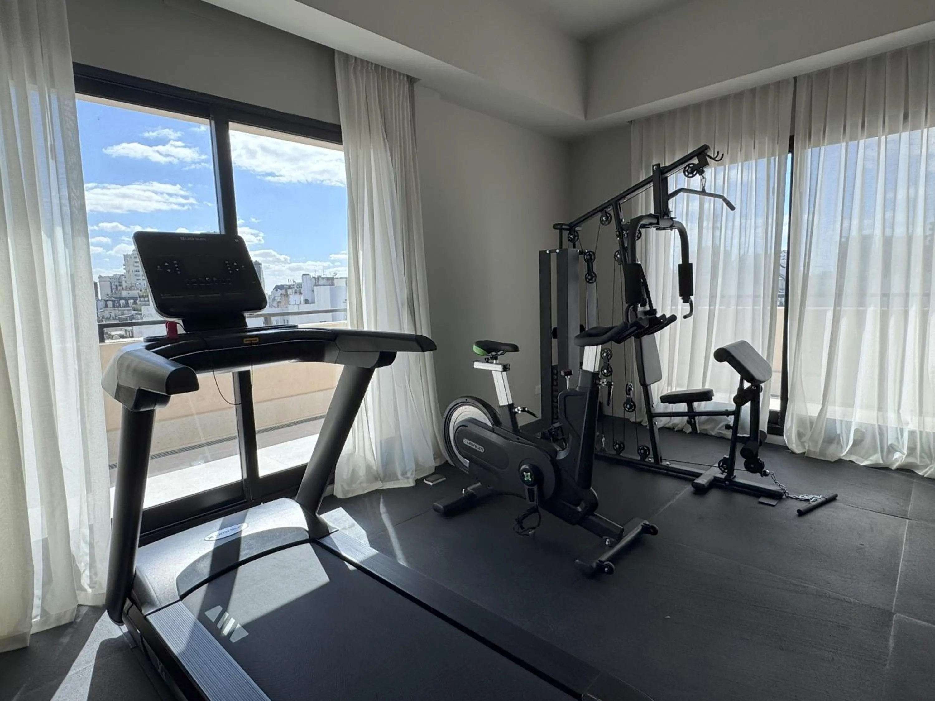 Fitness centre/facilities in Vilon Recoleta Hotel